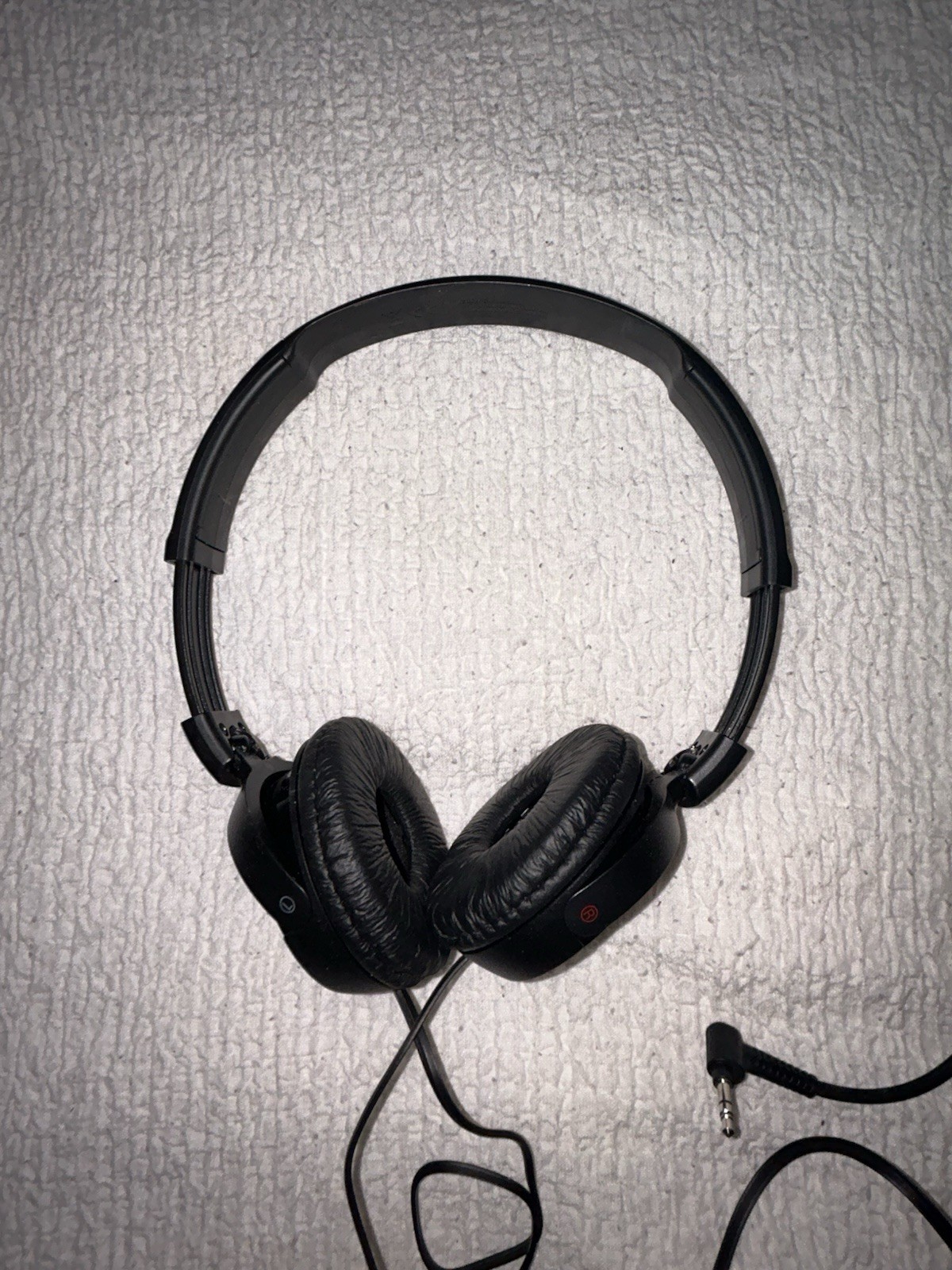 Sony Wired On-Ear Headphones Black Headband 3.5mm Jack Ear-Pad (On the Ear)