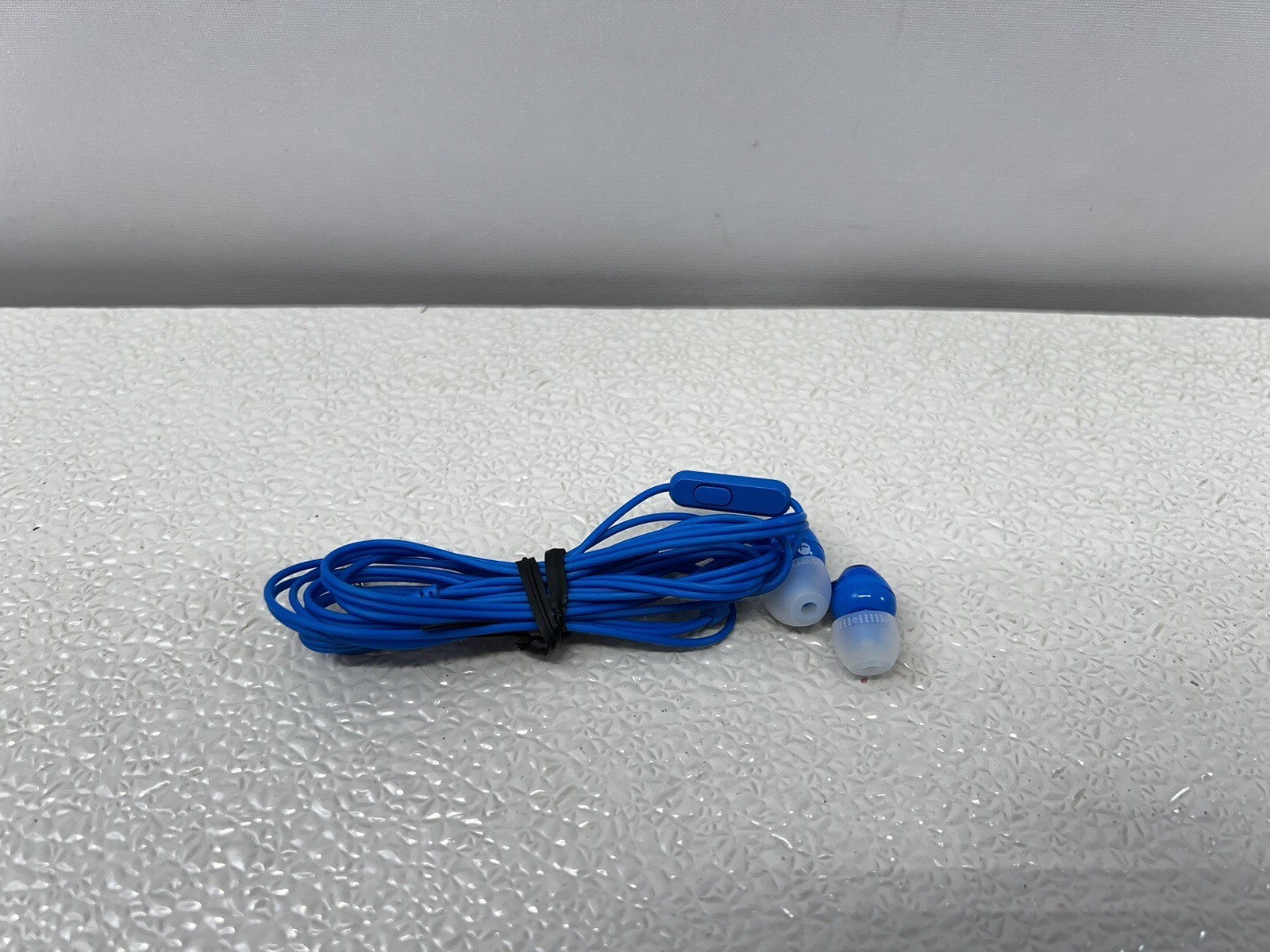 Sony MDR-EX14APin-Ear Earbud Headphones with Mic (Blue) (IL/RT6-18390-MDR-EX1…