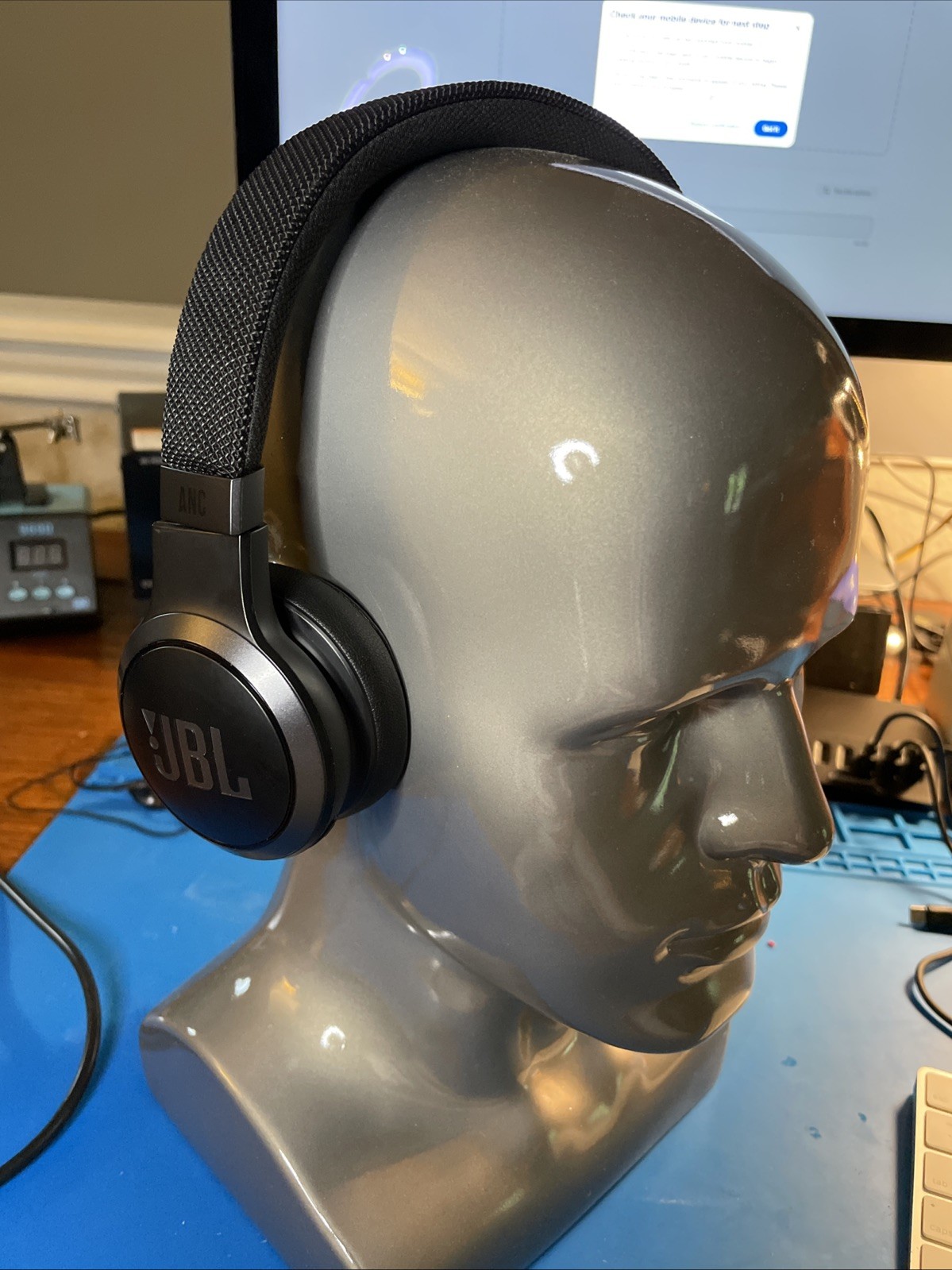 Near Mint JBL LIVE 460NC Wireless Noise Cancelling On-Ear Headphones Black