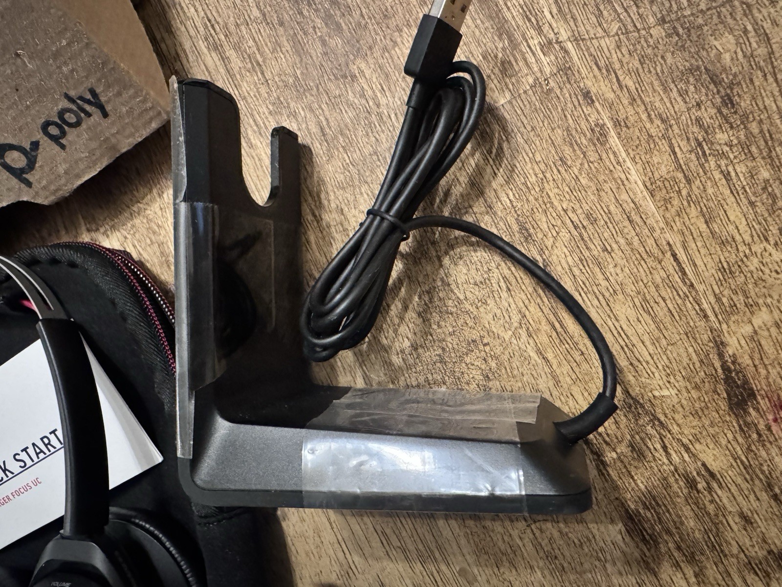 Poly Plantronics Voyager Focus B825 Bluetooth Headset w/Charging Stand No Dongle