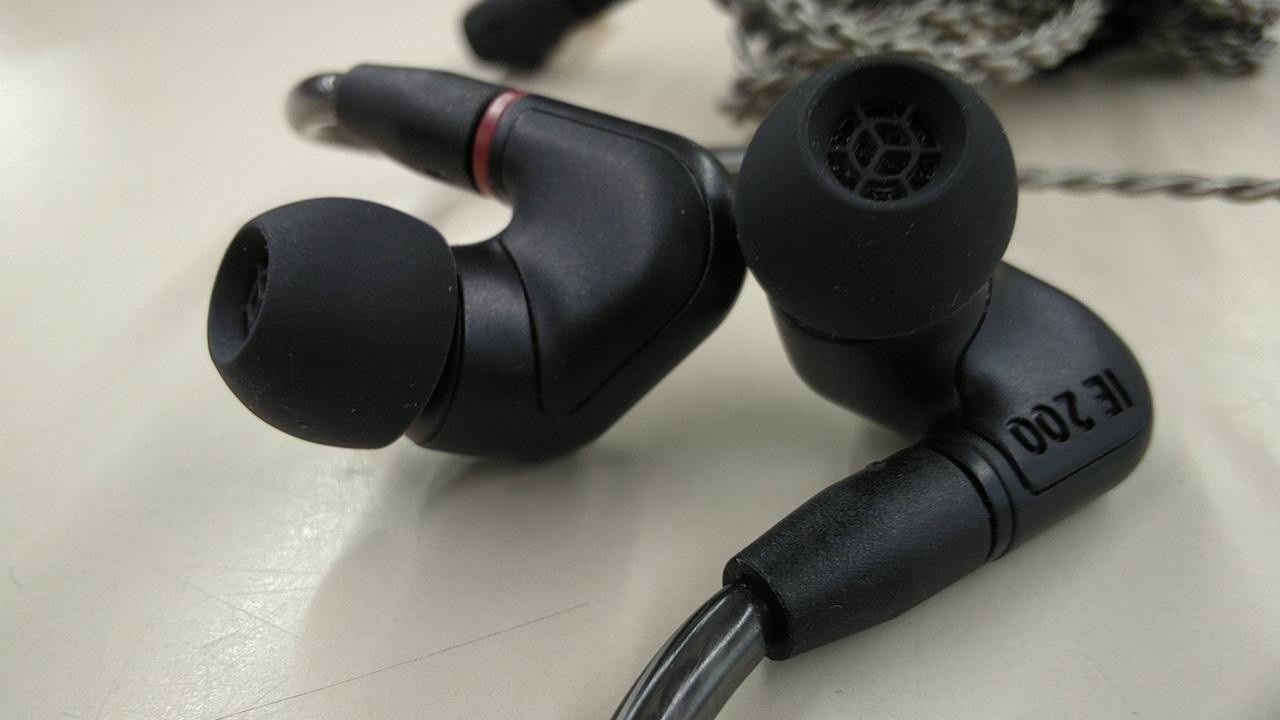 SENNHEISER IE200 Earphones with 7mm TrueResponse Transducers