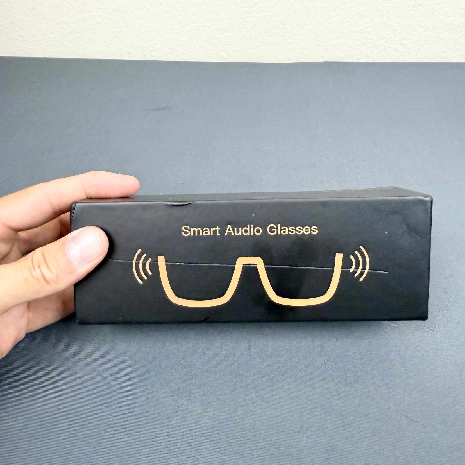 Smart Audio Glasses – Music, Calls & Voice Assistant (New in Box)