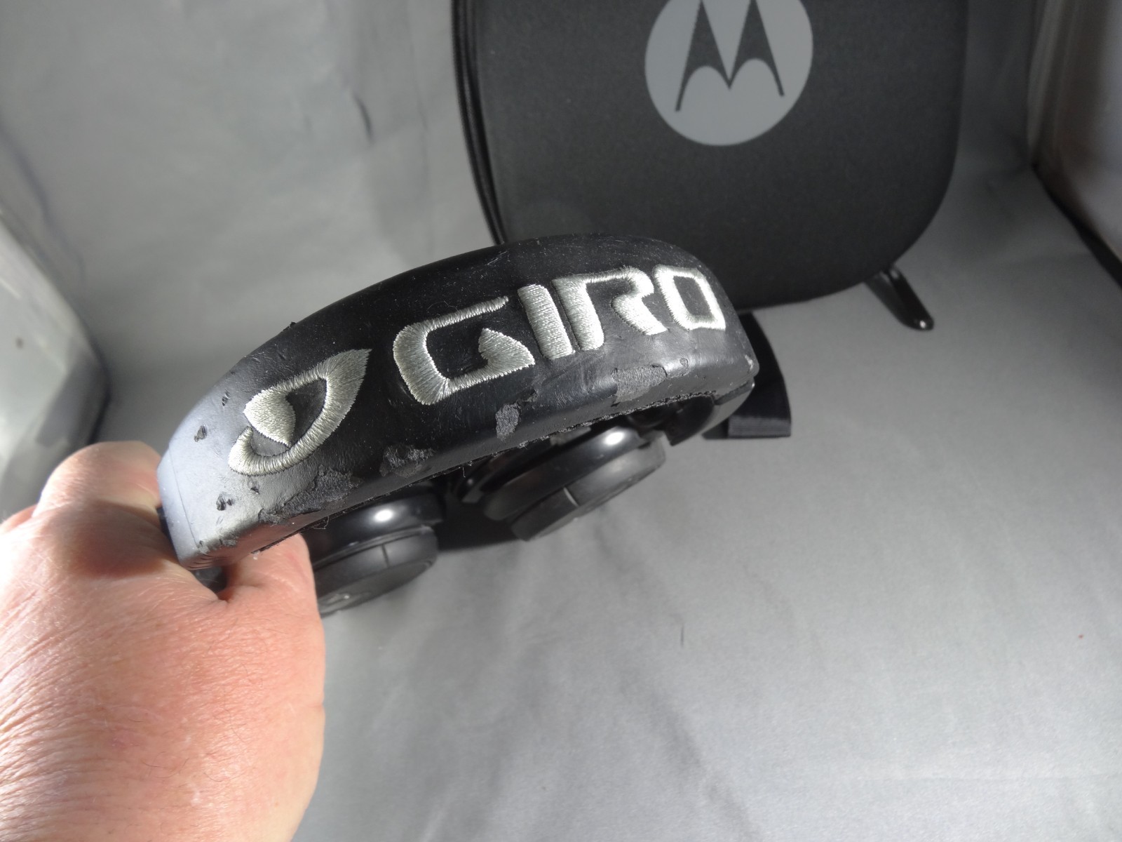 GIRO ORIGINAL SNOW HELMET STEREO BLUETOOTH HEADSET PHONE S805 MOTOROLA & CASE