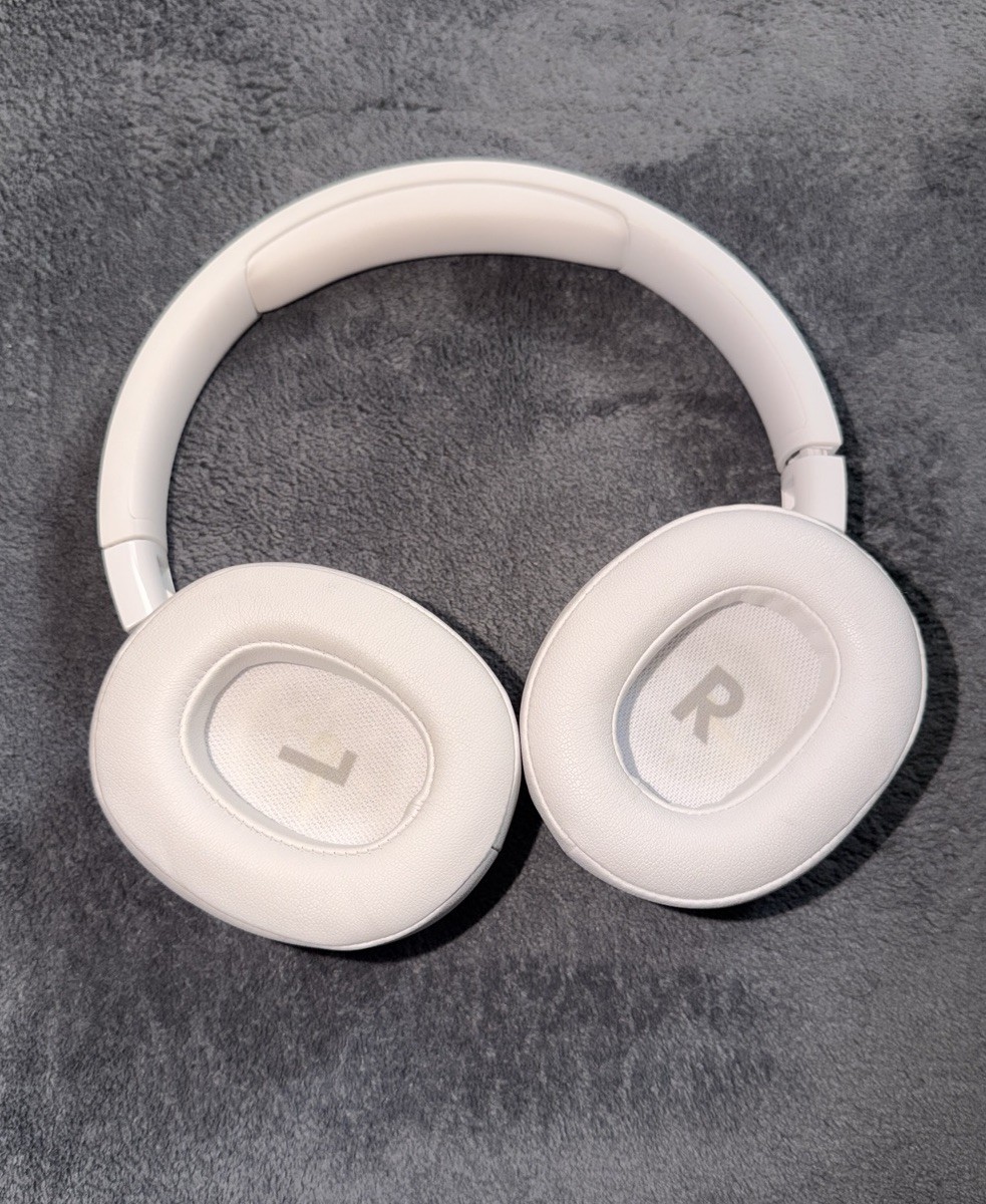 JBL Tune 710BT, Wireless Over-Ear Headphones, White
