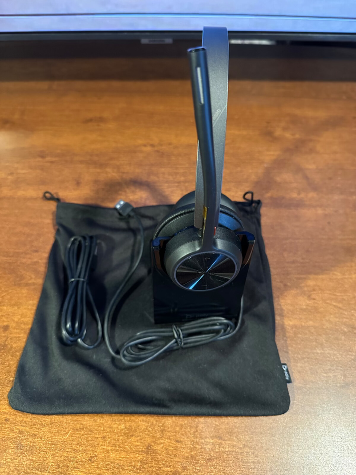 Plantronics B825 Over the Ear Headphones – Black no dongle open box