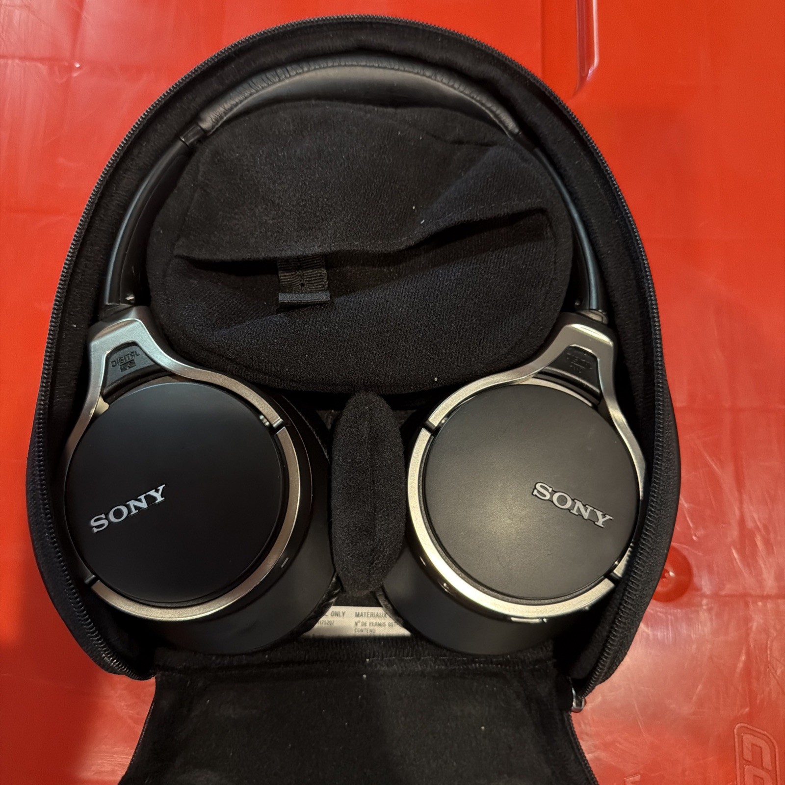 Sony MDR-10RNC Black Noise Cancelling Headphones with Case