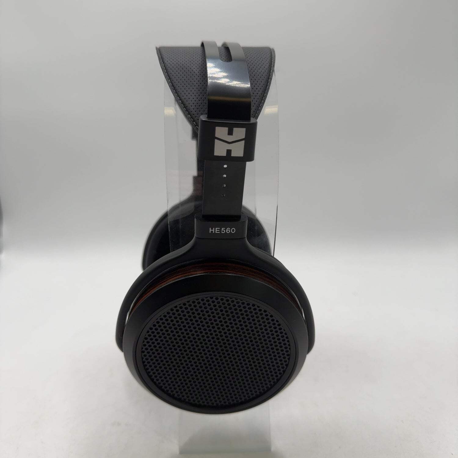 HIFIMAN HE560 Planar Magnetic Headphones Wood Grain