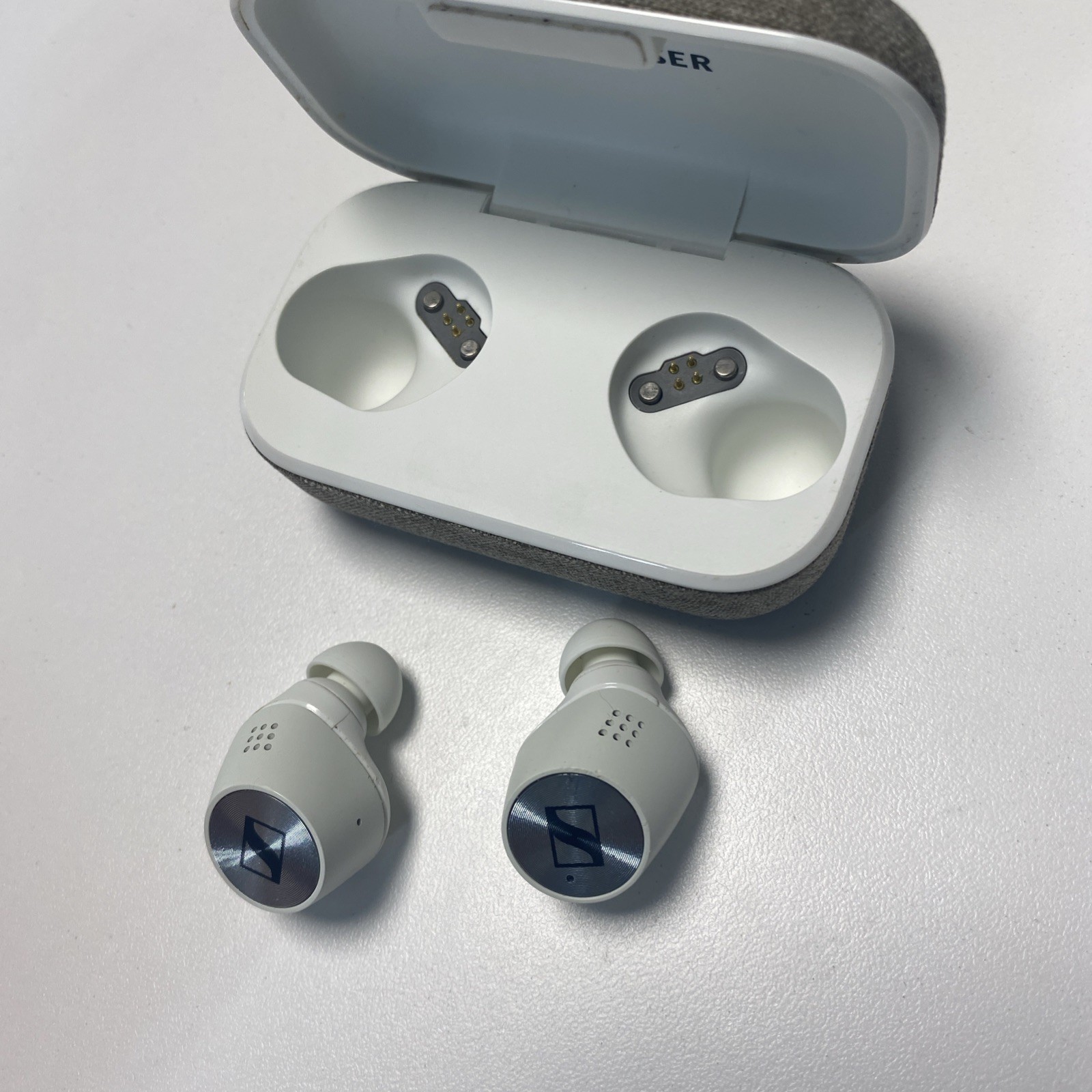 Sennheiser M3IETW2C True Wireless Momentum 2 Bluetooth Earbuds White