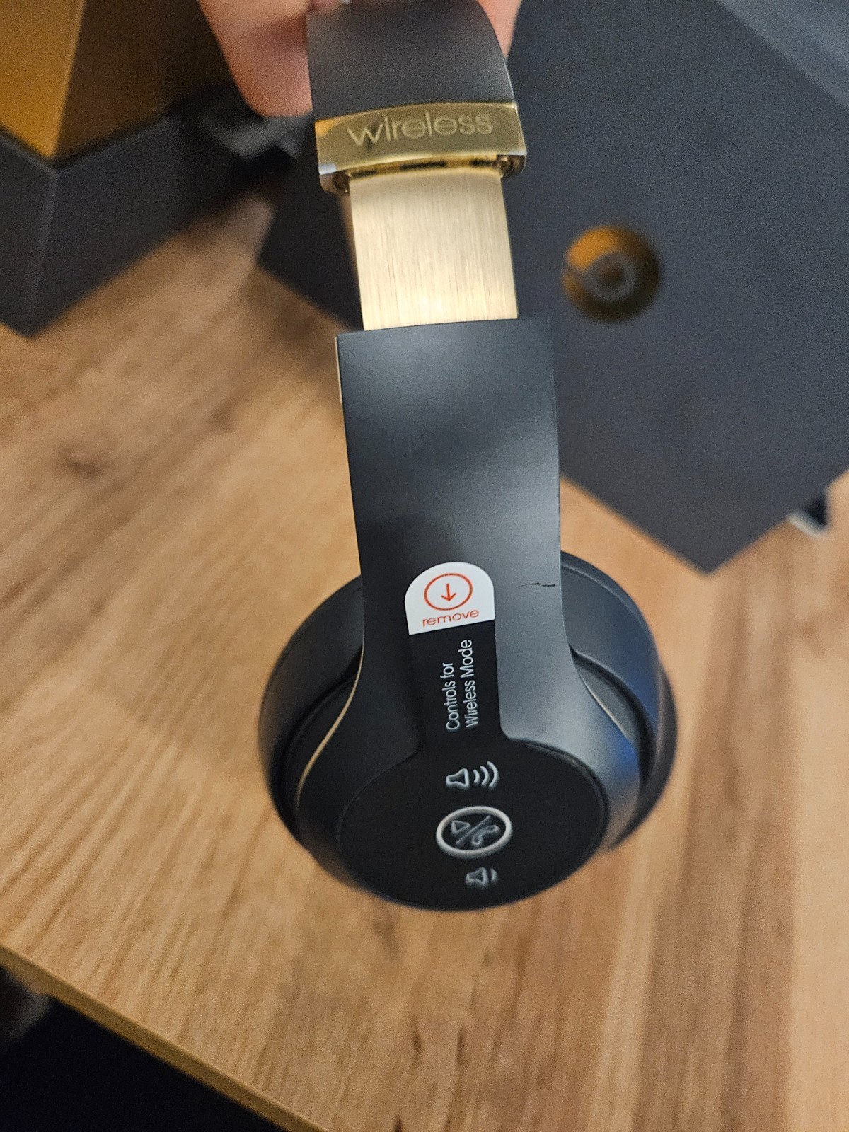Beats Studio 3 Wireless Headphones – Shadow Gray – With Box, Case & Accessories