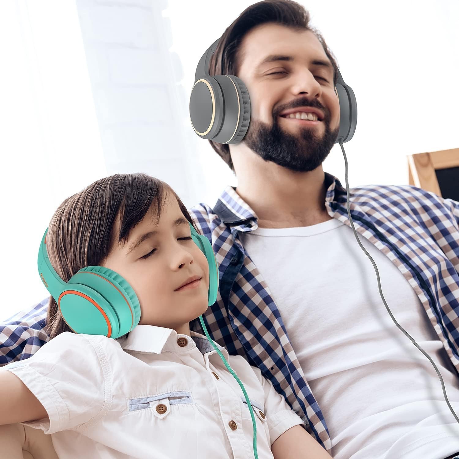 R10 Over-Ear Stereo Headphones with Microphone