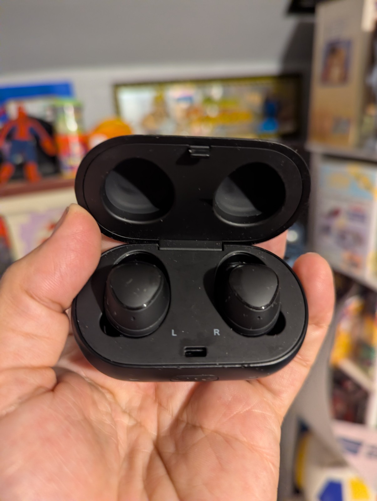 Samsung Gear IconX 2018 Bluetooth In-Ear Fitness Earbuds Mic, Case Black – Works