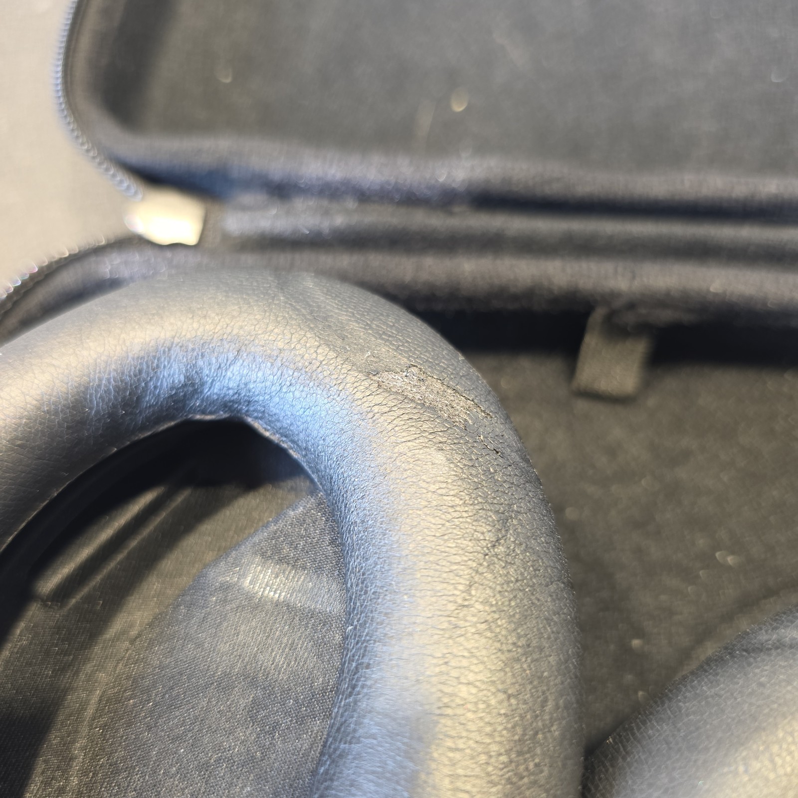 Sennheiser PXC 450 Wired Over The Ear Headphones Noise-Cancelling with Case