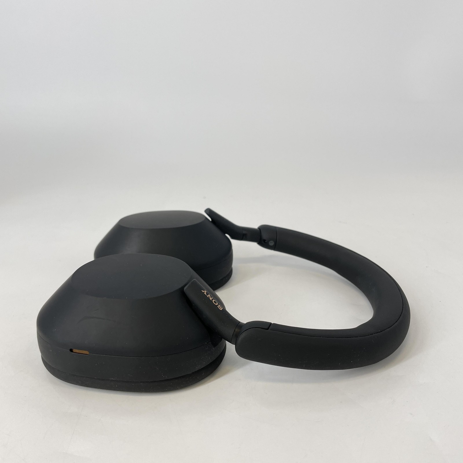 Sony WH-1000XM5 Headphones Black w/ Charger – Excellent Condition