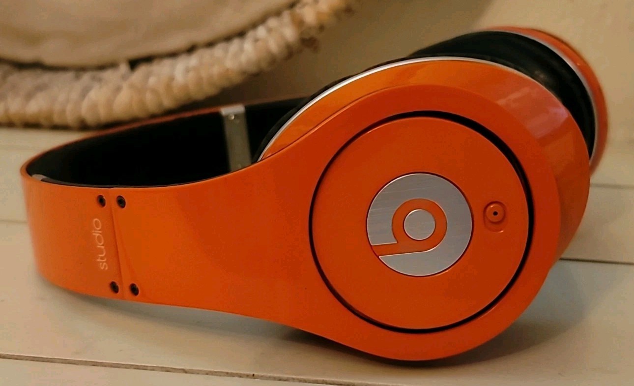 Monster Beats by Dr. Dre Studio 1st Gen Headphones Orange – – RARE!