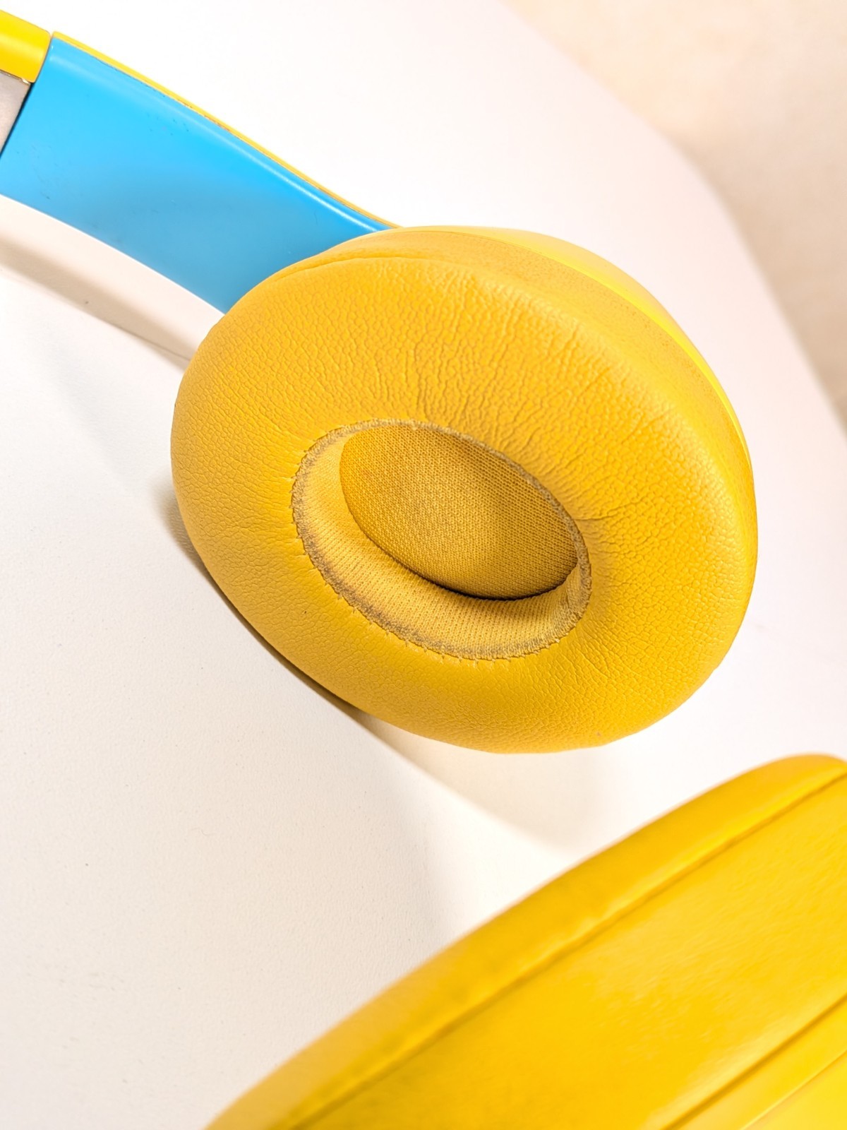 Beats Solo3 Club Collection Yellow Wireless Bluetooth Headphones Blue Solo 3