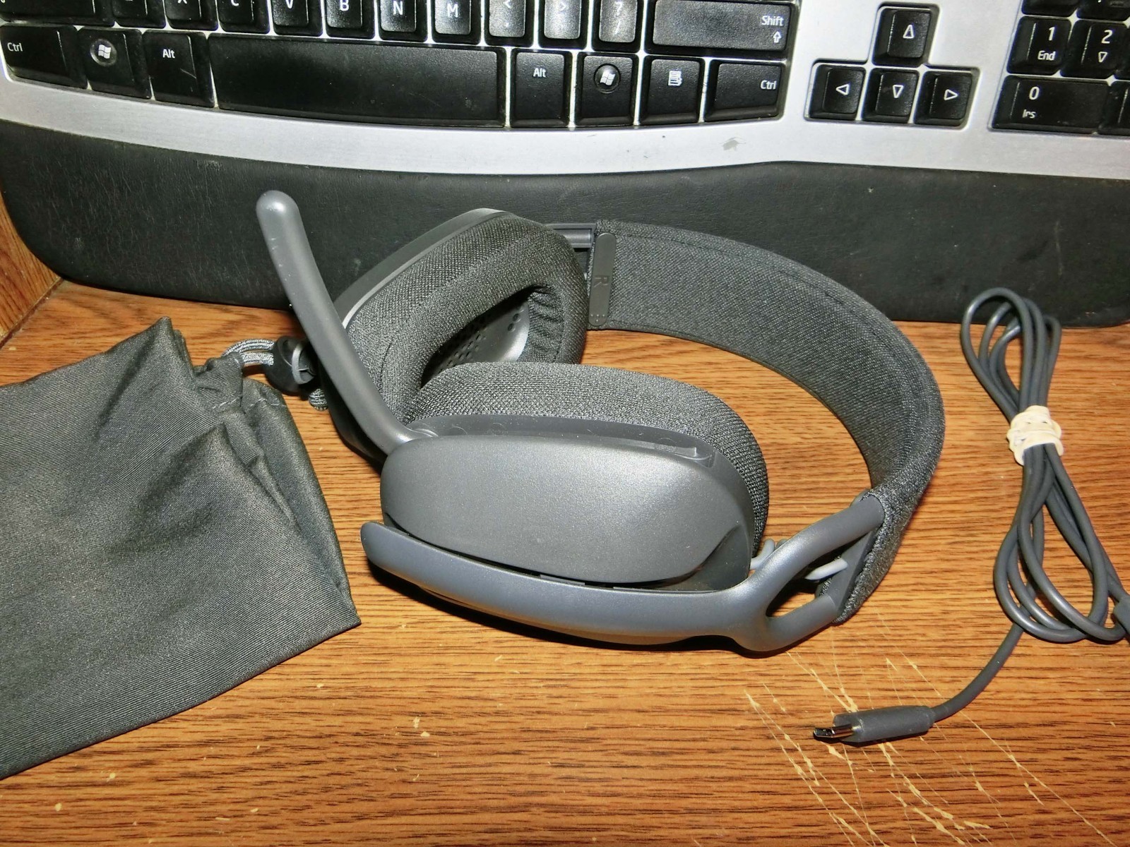 Logitech Zone Vibe 100 Lightweight Wireless Bluetooth Over Ear Headphones