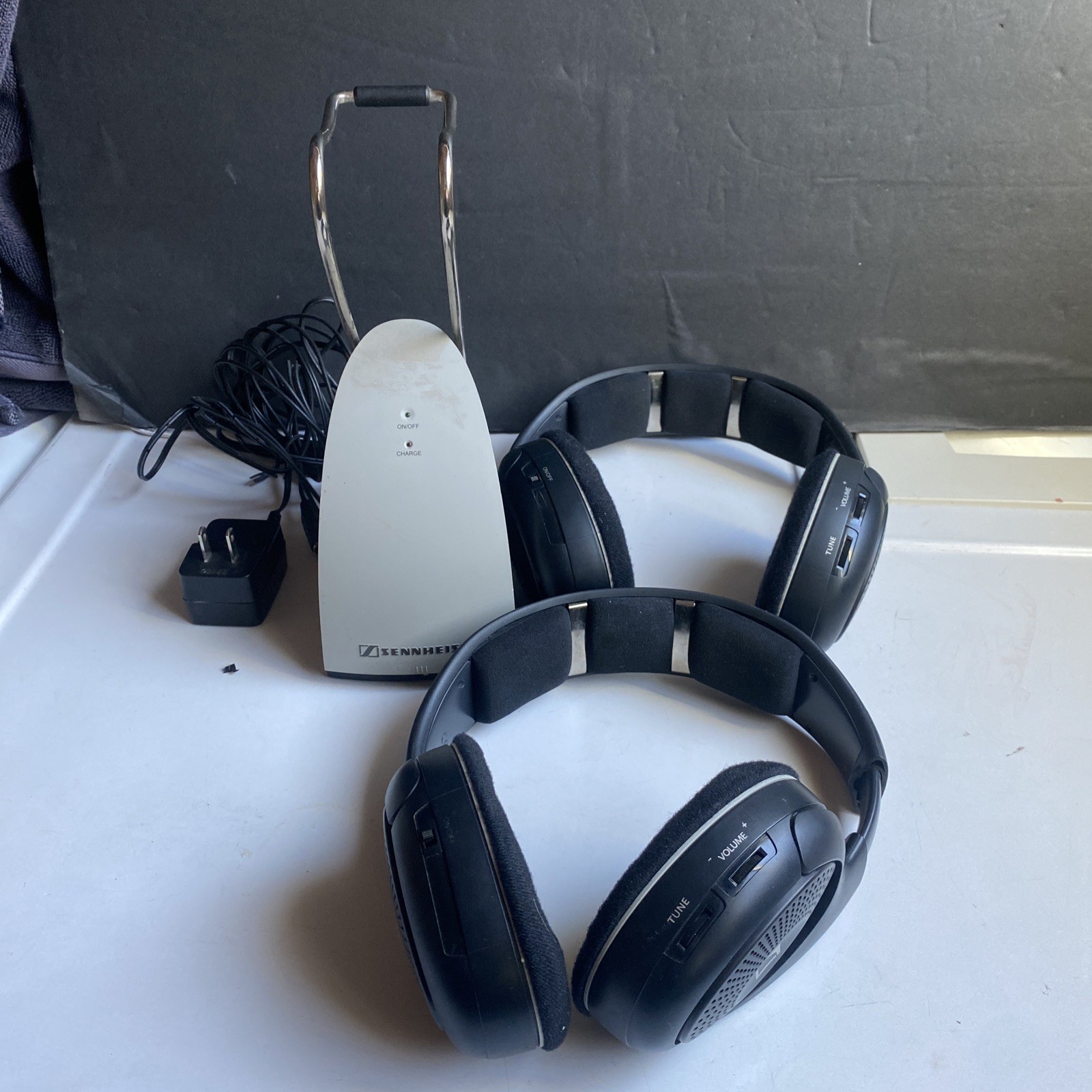 Sennheiser HDR 120 Wireless On-Ear Headphones with TR 120 Charging Base