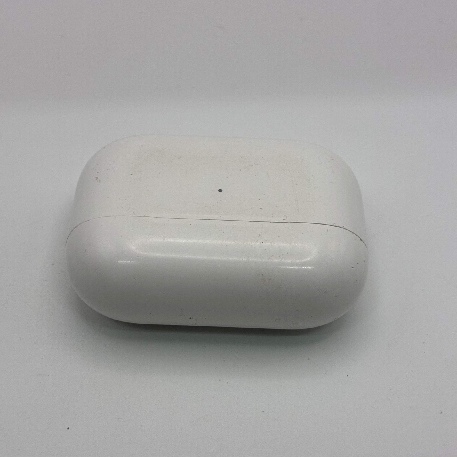 Apple AirPods Wireless Charging Case A2700 2022 White Replacement Only – Used B