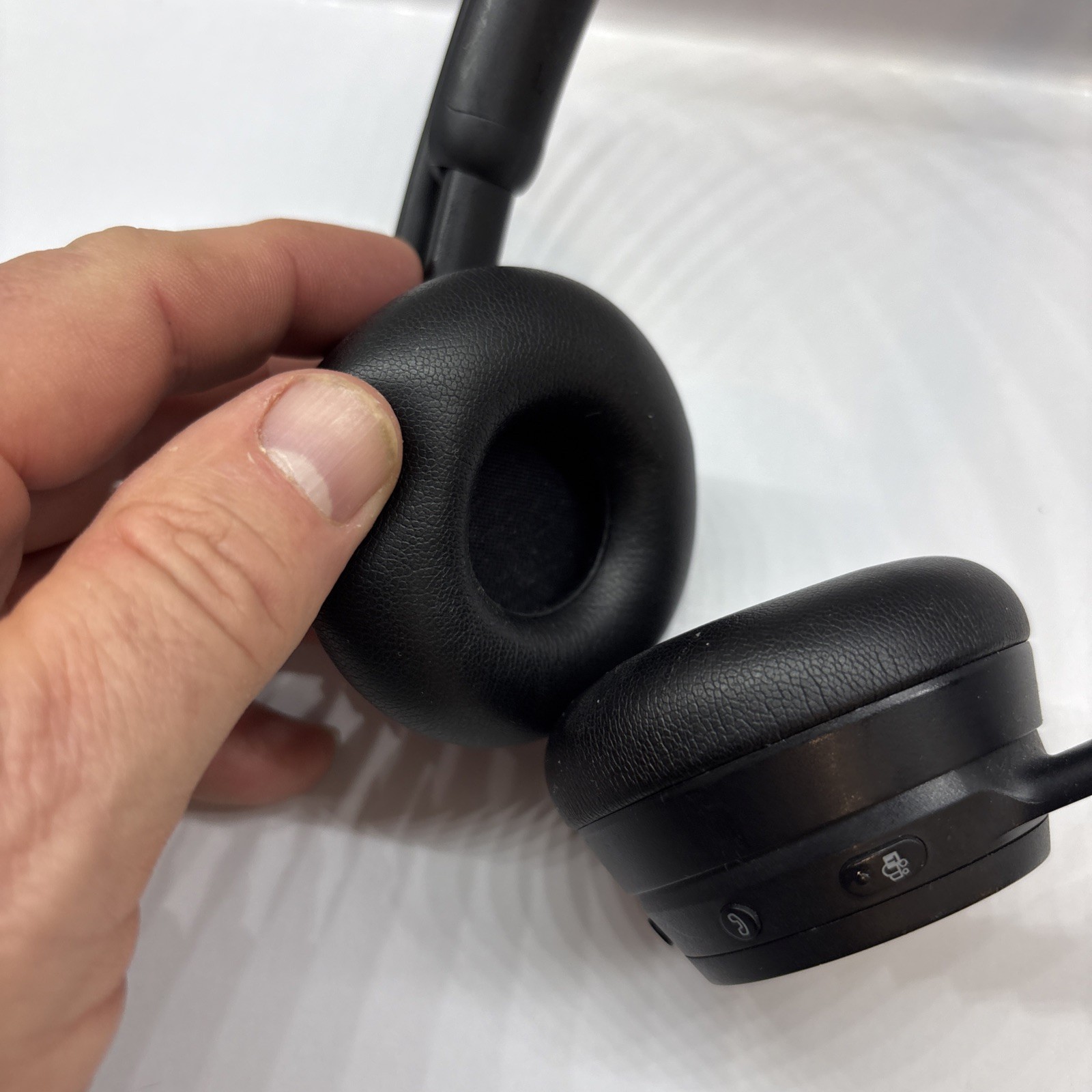 Microsoft 8JR-00001 Black Modern Wireless Headset Bluetooth Used – No Dongle