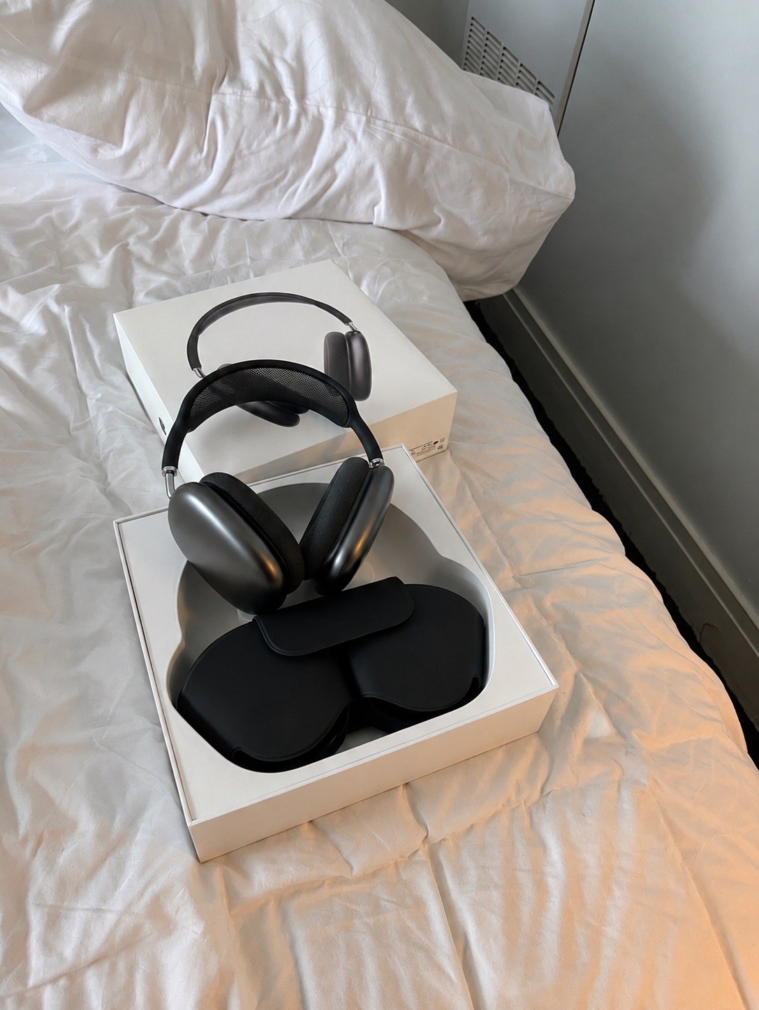 Apple AirPods Max 2 USB-C Midnight Edition 2024 w/ Charger & Box