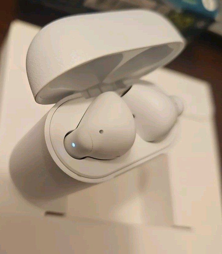 Groove Onn Wireless Earphones w/Noise Cancellation IPX4 & Charging Case