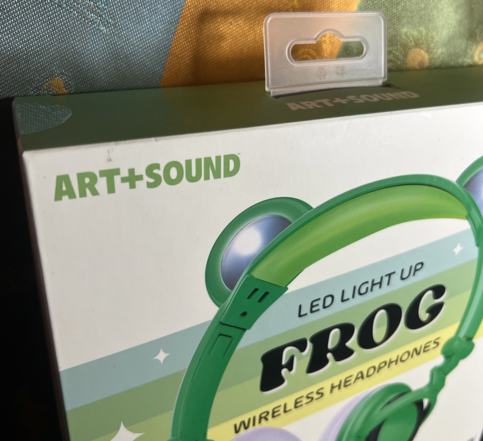 New in box! ART+SOUND LED Light Up Frog Bluetooth Wireless Headphones