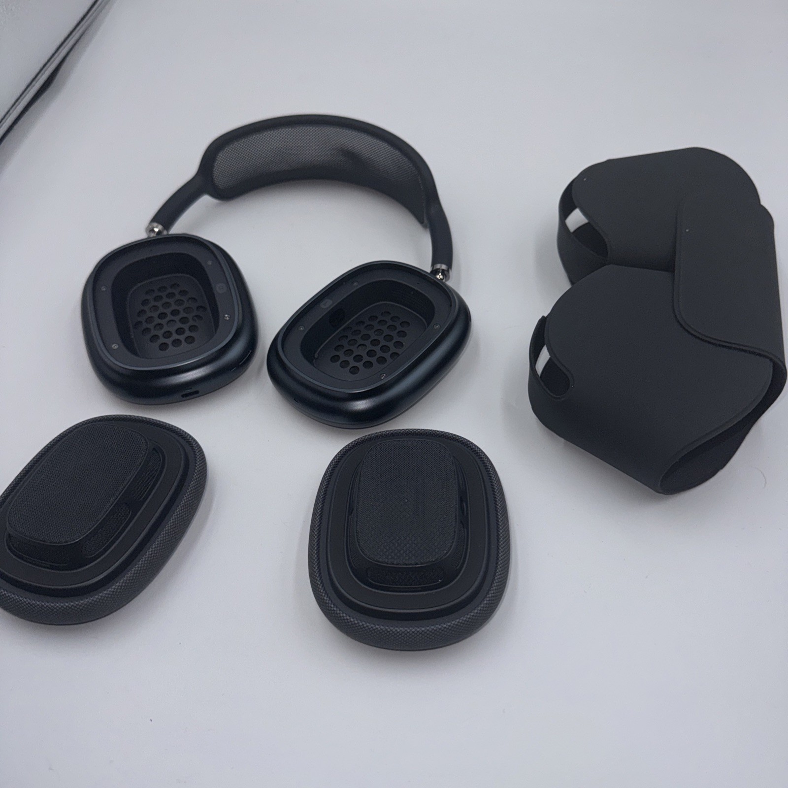 Apple AirPods Max USB-C Midnight A3184 Headphones + Smart Case Tested