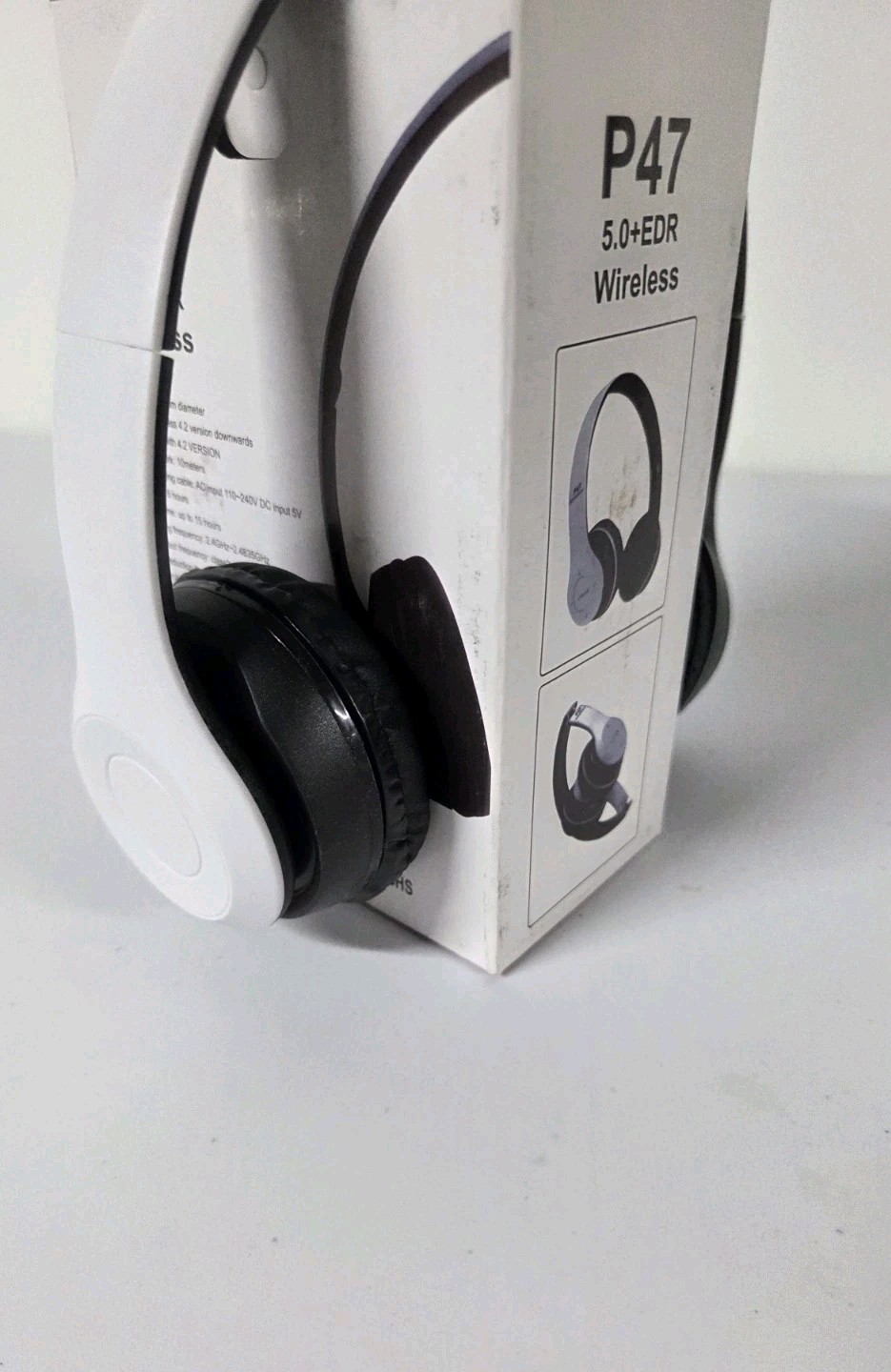 p47 wireless headphones Set Of 4
