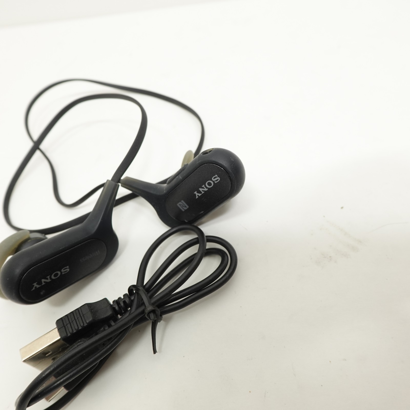 Sony Wireless Bluetooth Sports In-Ear Headphones Earbuds Black w/ USB Cable