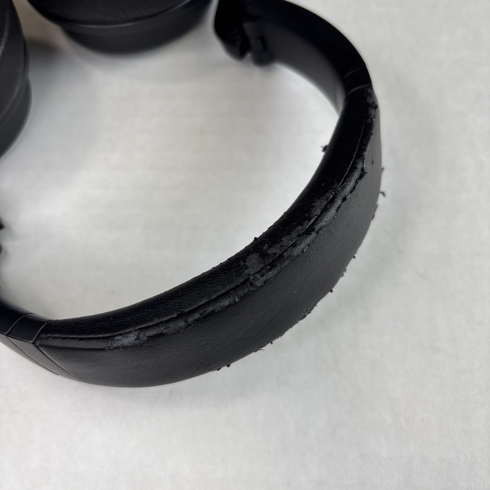 New Wyze Headphones Active Noise Cancellation Headphones Black Acceptable Wear