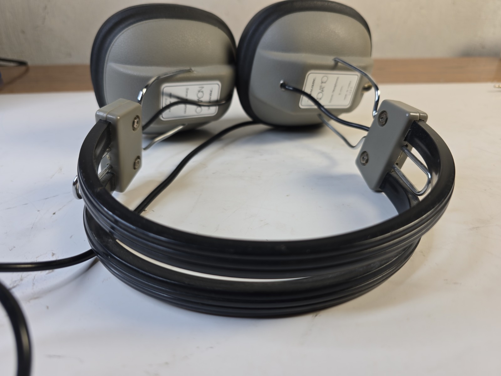 Vintage Realistic Nova10 Stereo Gray Headphones 8ohm Tested/Working Retro 80’s