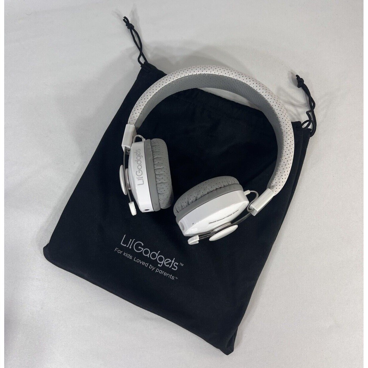 LilGadgets Untangled Pro Wireless Kids Headphones White Bluetooth Shareable