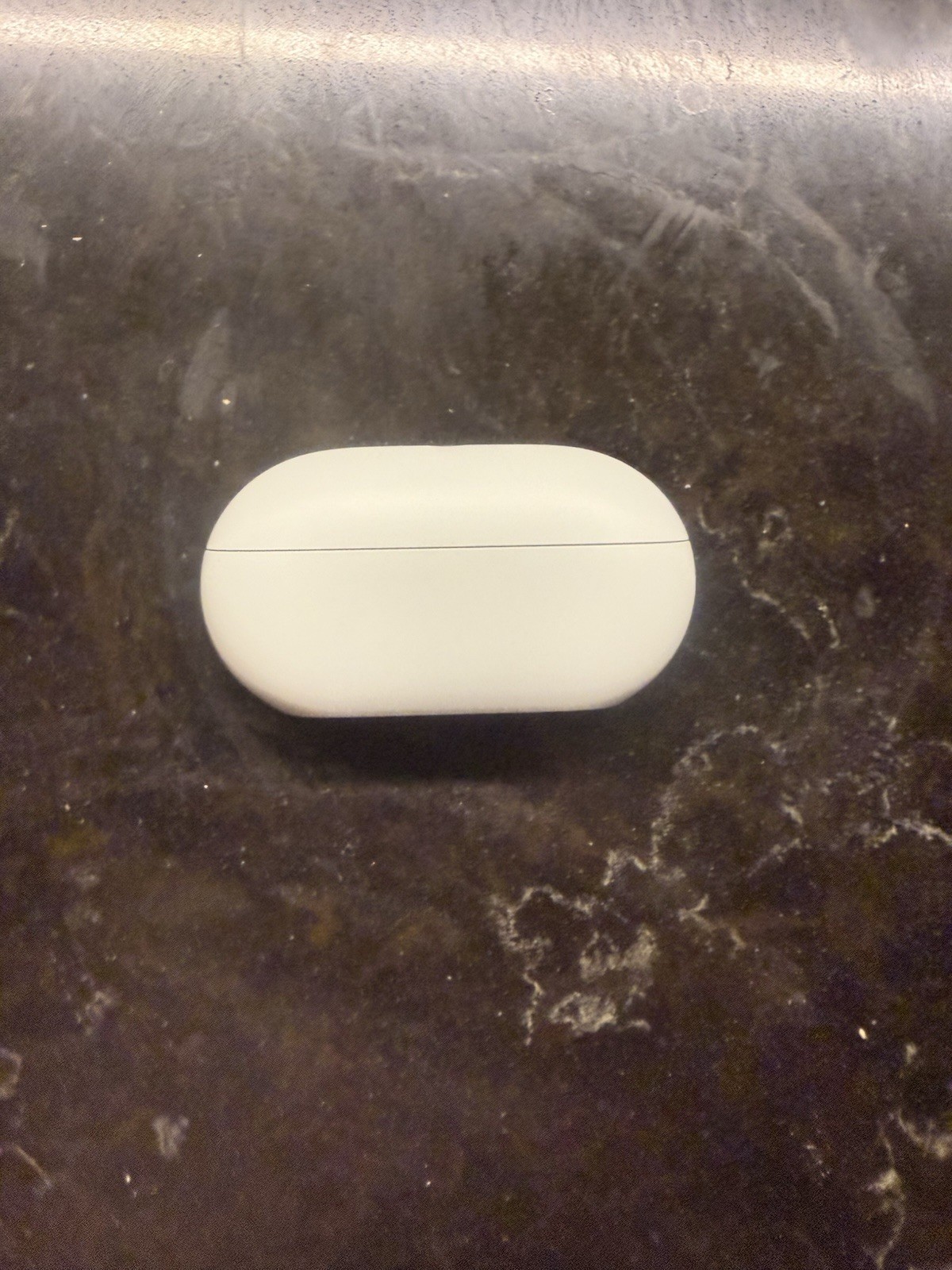 Beats by Dr. Dre Solo2 Bluetooth True Wireless In-Ear Earbuds Case White
