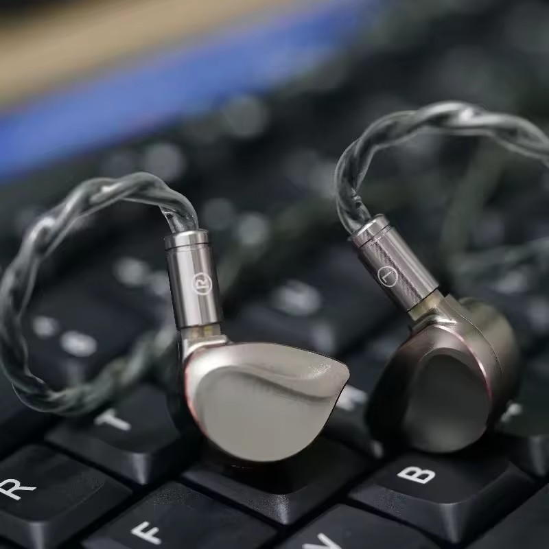 BQEYZ WINTER 2 HiFi Earphone 12mm PAR Diaphragm Dynamic Driver+11.6mm PZT Bone