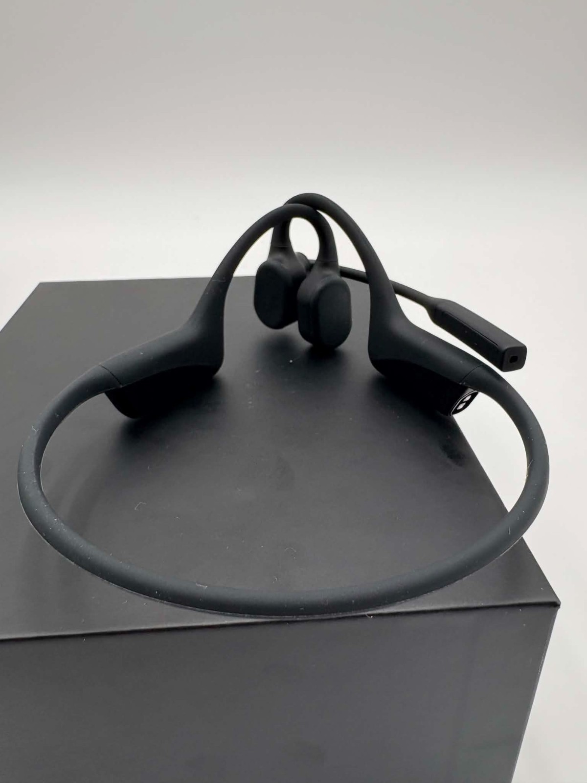 Shokz OpenComm 2 UC USB-C Bone Conduction Headset With Microphone Comms Talk