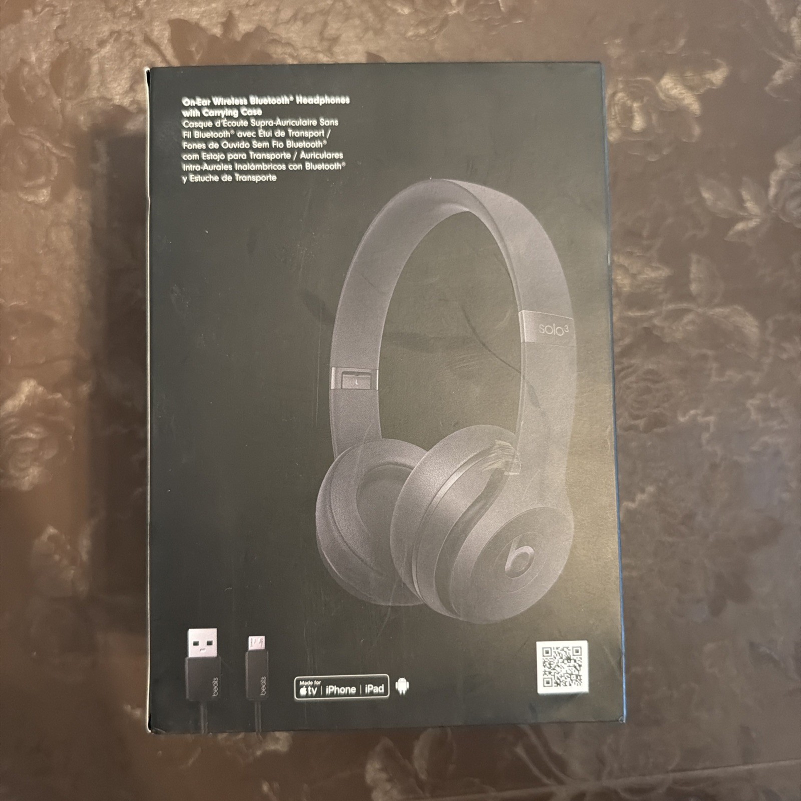 Beats by Dr. Dre Solo 3 Wireless On-Ear Headphones – Matte Black