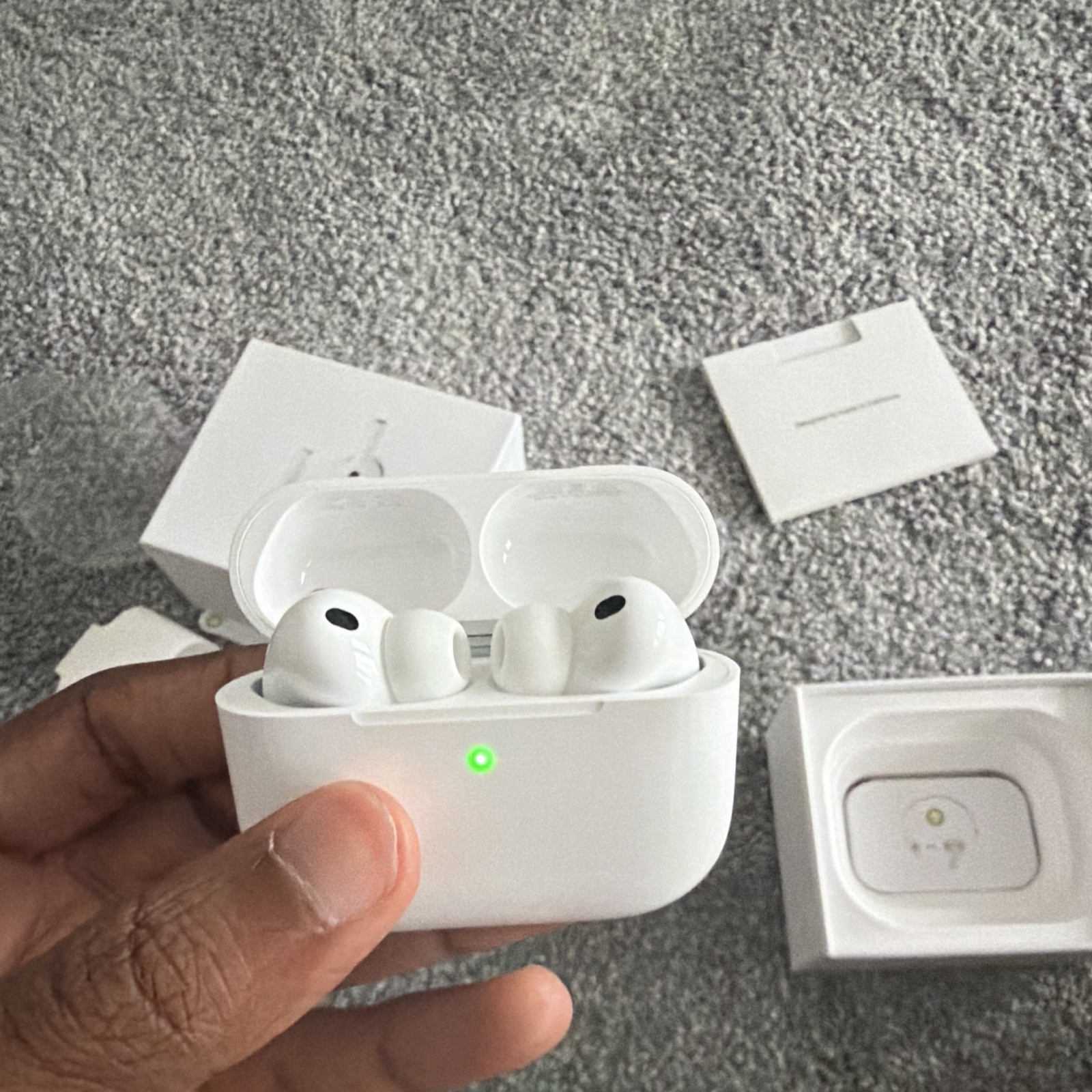 Apple AirPods Pro 3 In-Ear Bluetooth Wireless Earbuds w/ Charging Case White