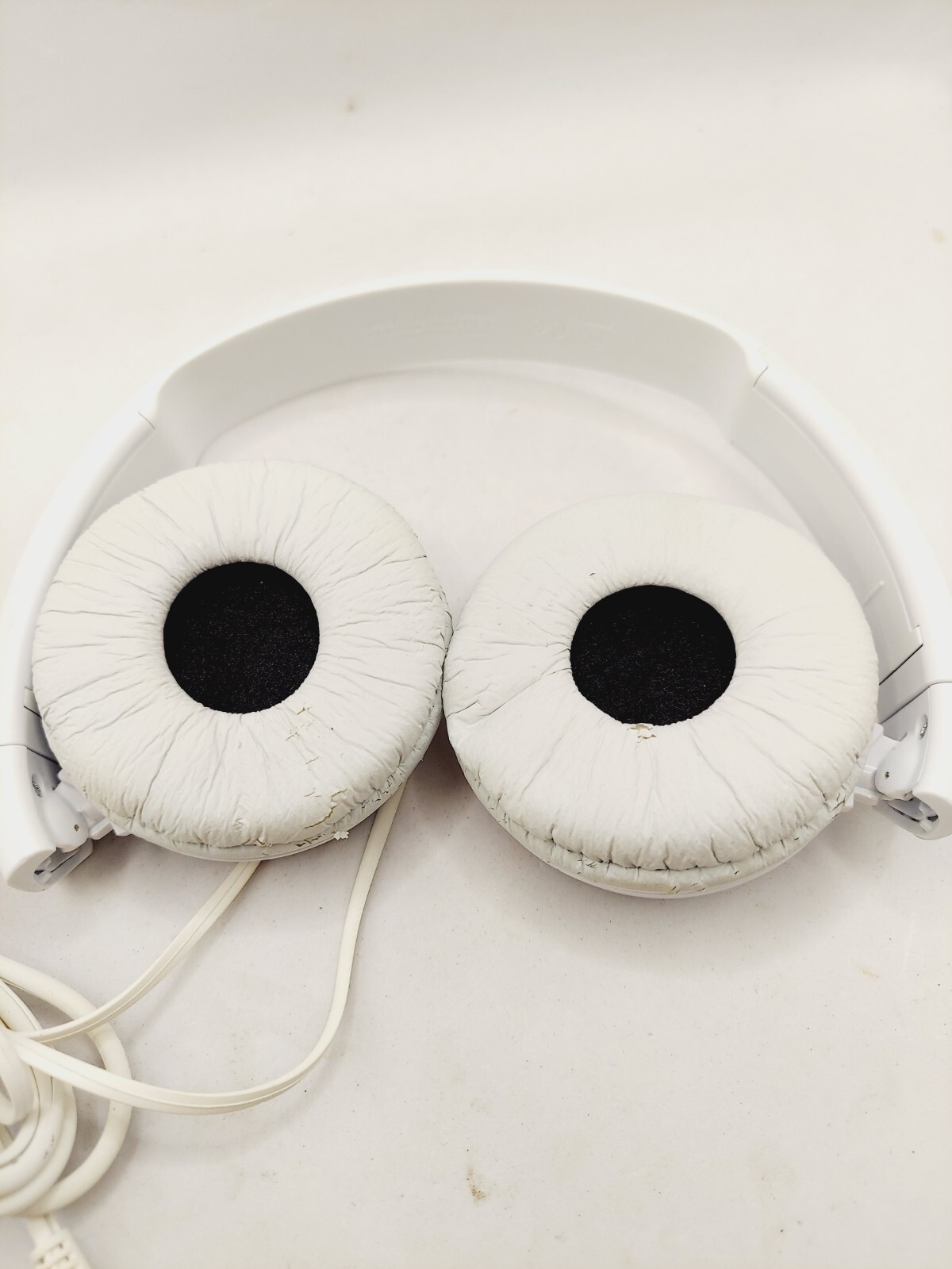 Sony MDR-ZX110 Ear-Pad (On the Ear) Headband Foldable Headphones – White