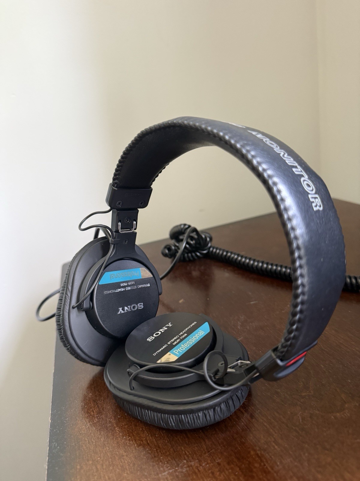 Sony MDR-7506 Professional Dynamic Stereo Monitor Headphones