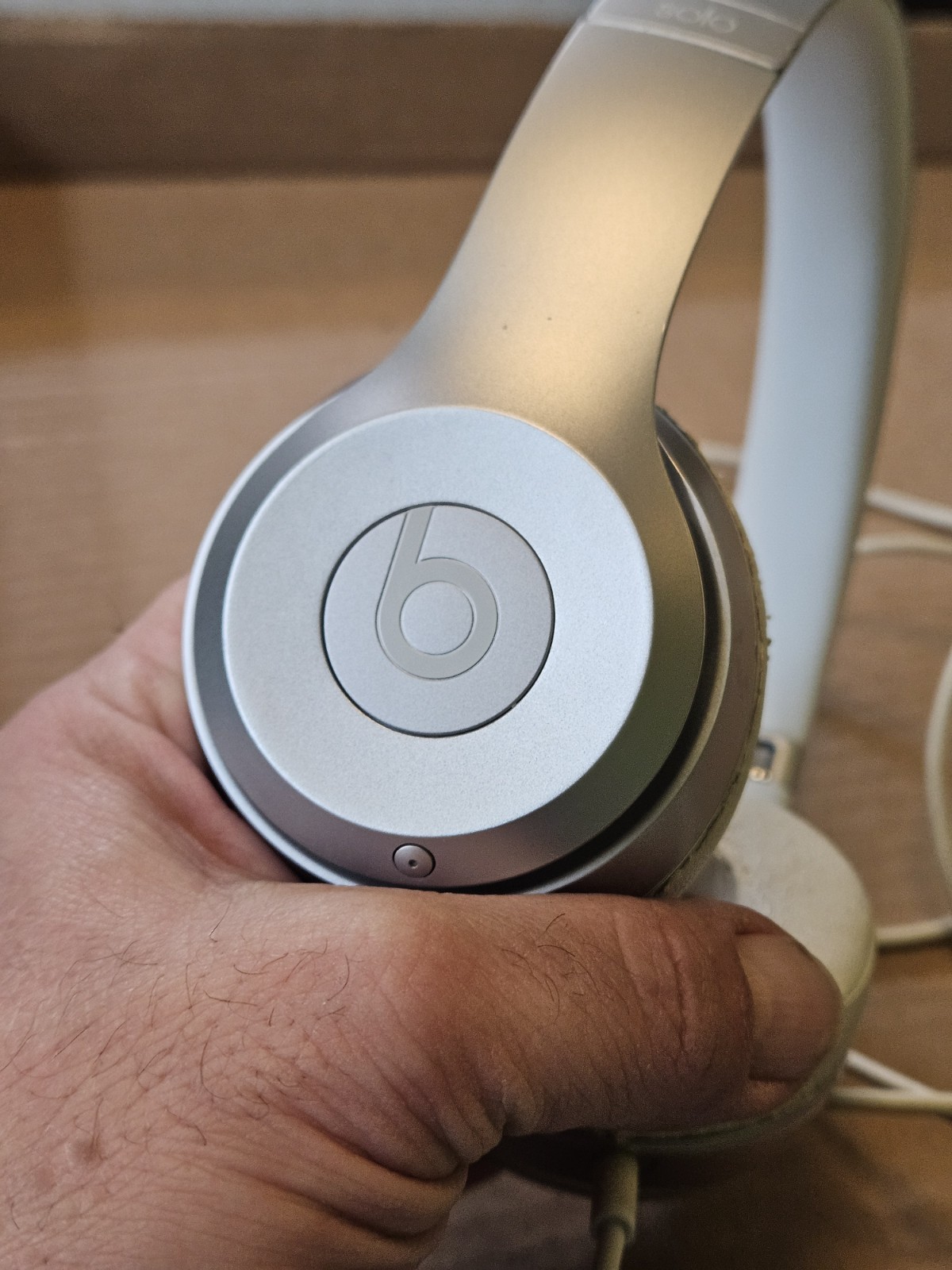 Beats By Dr. Dre Solo2 White Silver Wireless Headphones With Cable
