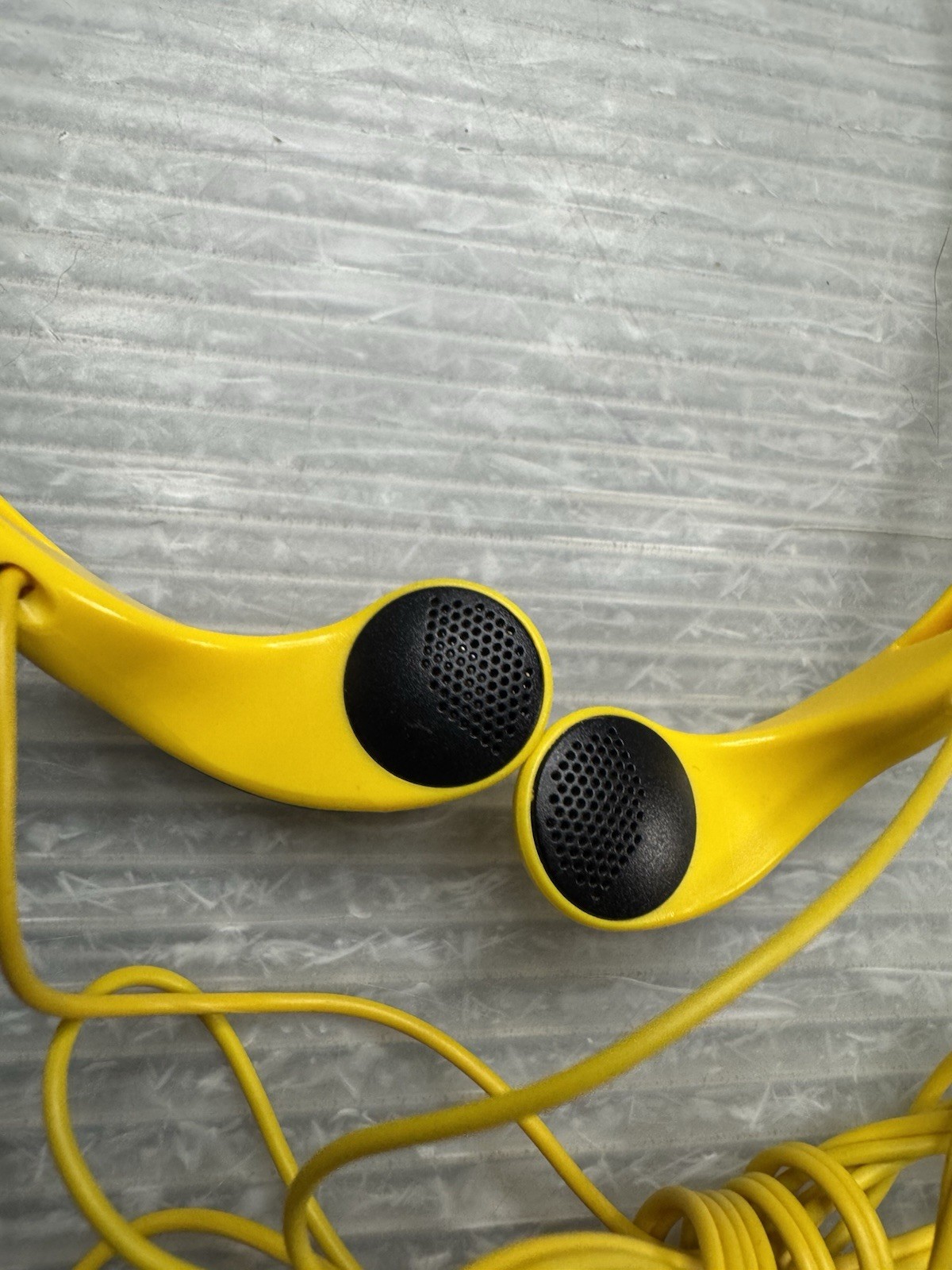 SONY MDR-W014 yellow Sports Walkman Stereo Headphones 3.5mm Jack