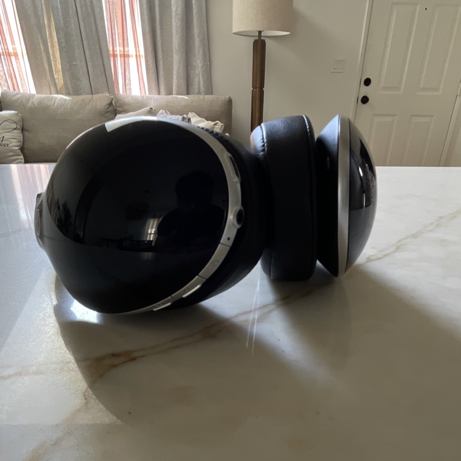 Mercedes-Benz 1100 Series Black Bluetooth Over-Ear Headphones Double Earpieces
