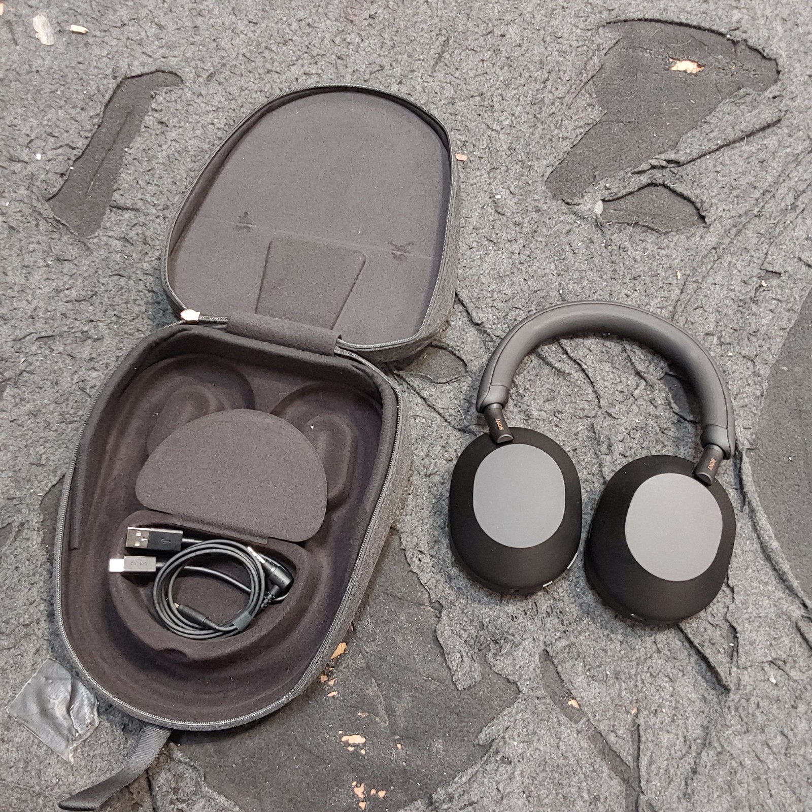 Sony WH-1000XM5-BLACK Wireless Noise Cancelling Headphones