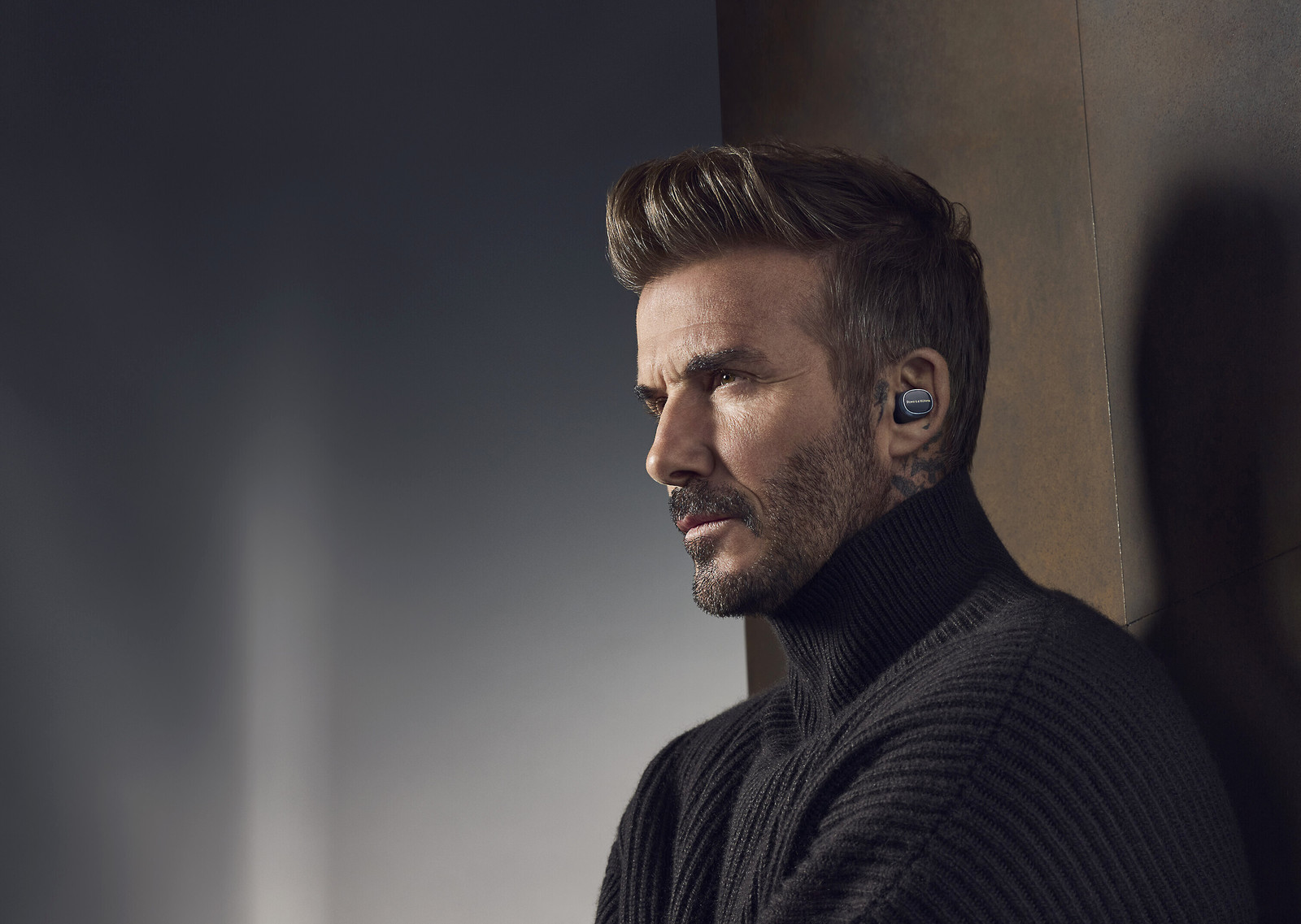 B&W Pi8 true-wireless headphones (midnight blue)