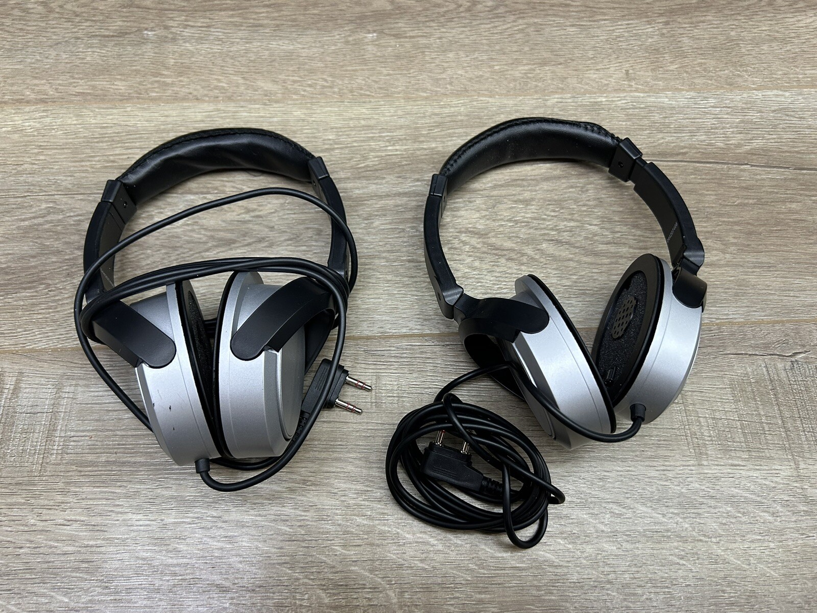 Delta Airlines in Flight Over Ear Headphones Lot Of 2