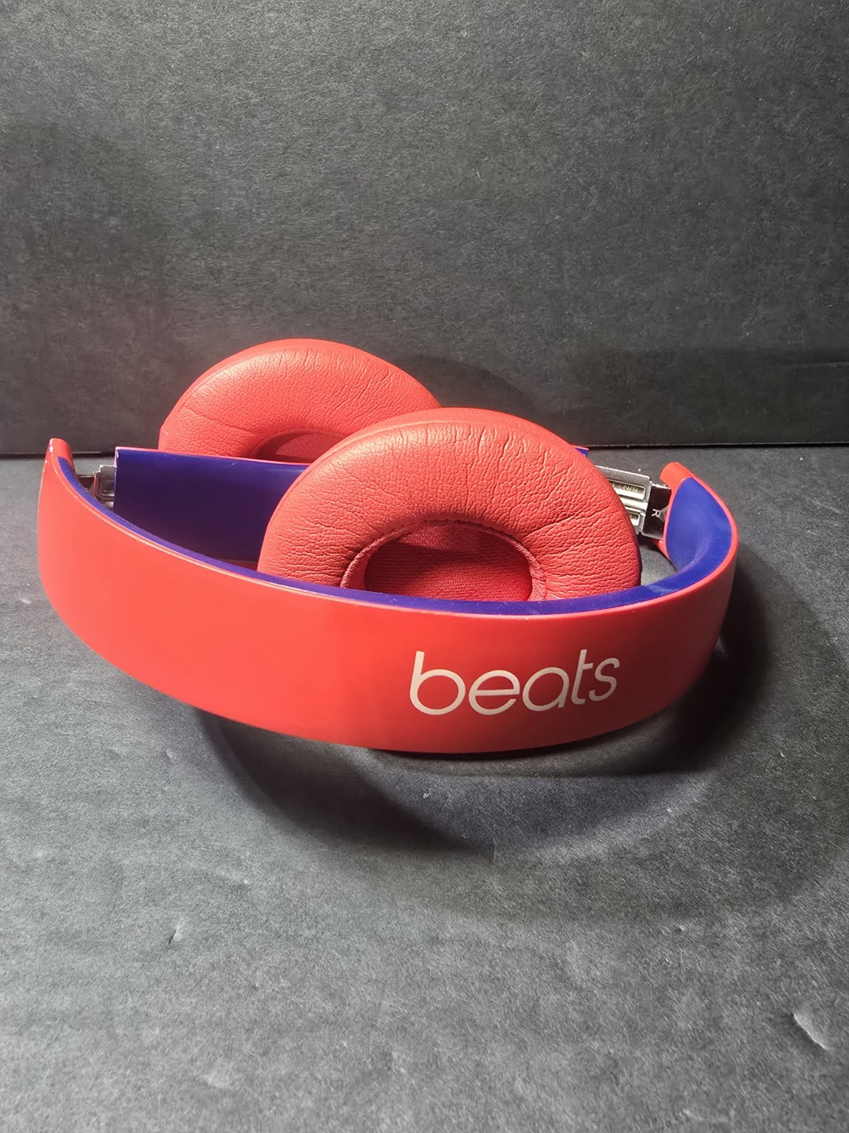 Beats by Dr. Dre MX472LLA Solo3 Wireless On-Ear Headphones Red/Blue E02