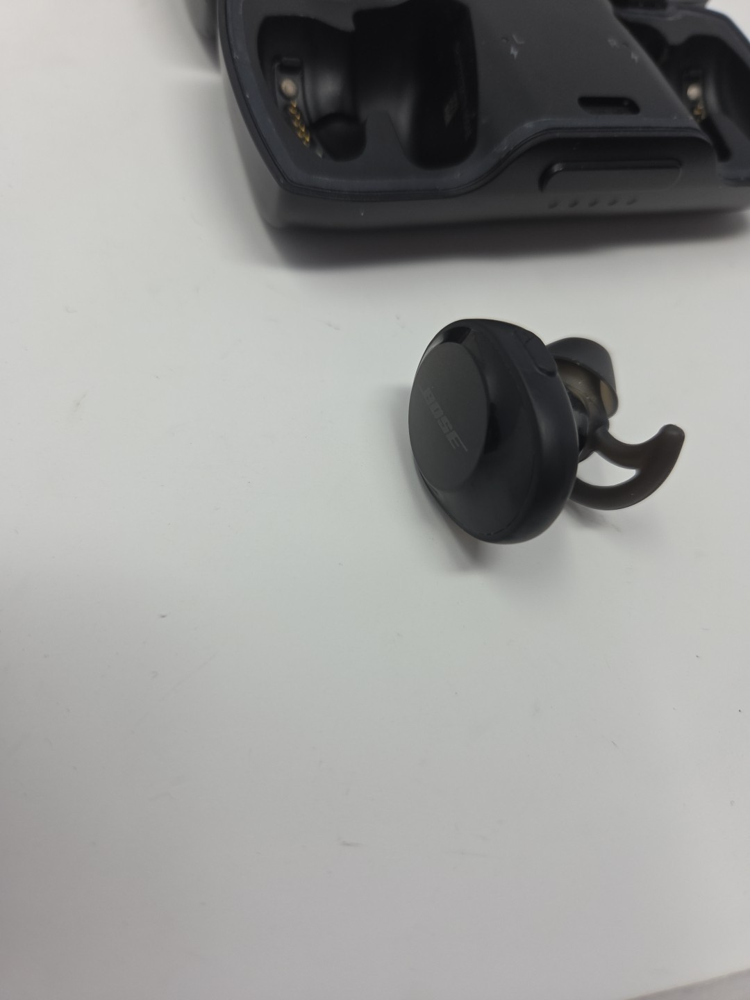 Bose SoundSport Free 423729 Earbuds Black True Wireless *READ*