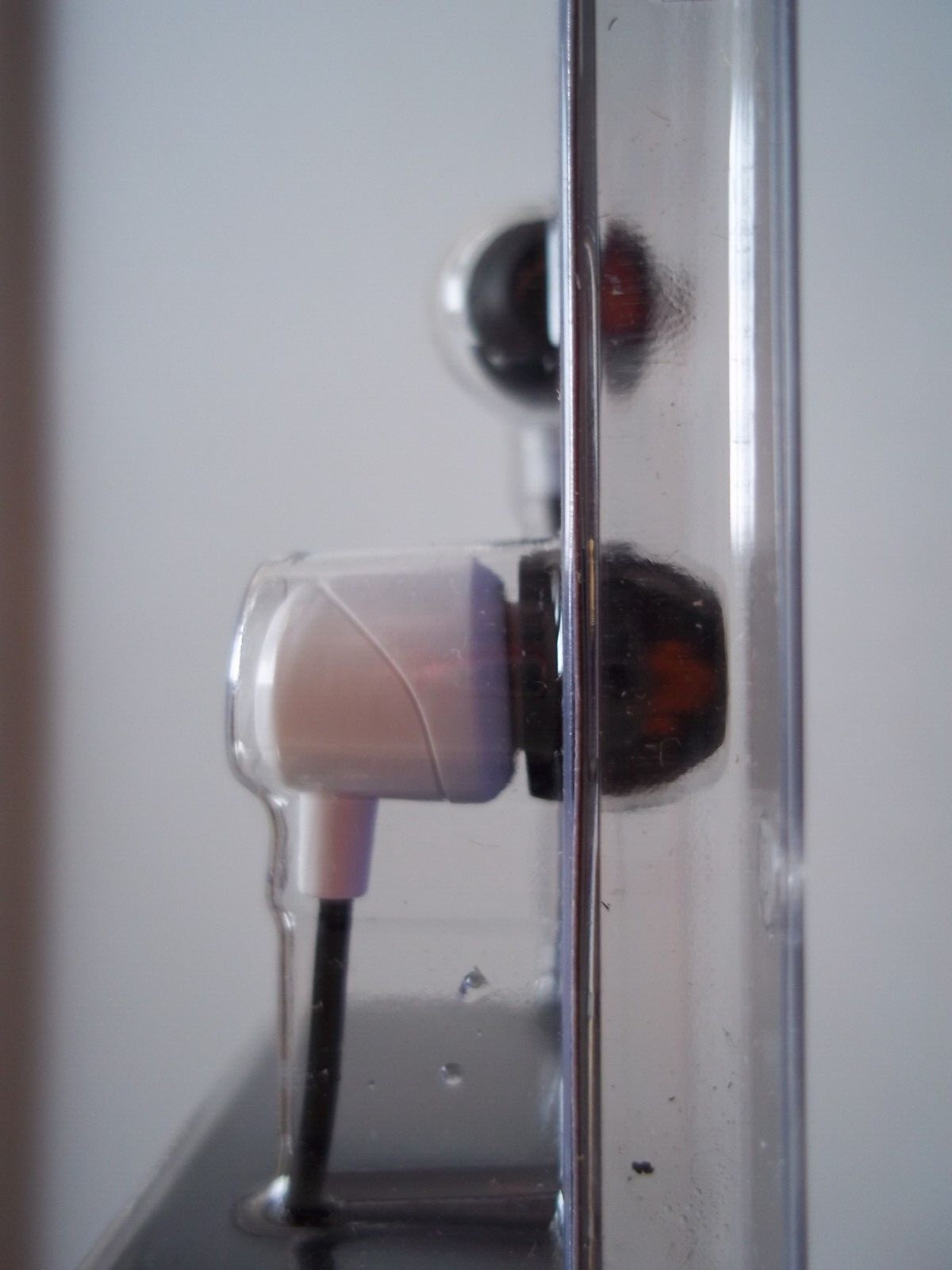 Black White SKULLCANDY Earbuds, Microphone EFFORTLESS SOUND Guide, Ear Gels S M