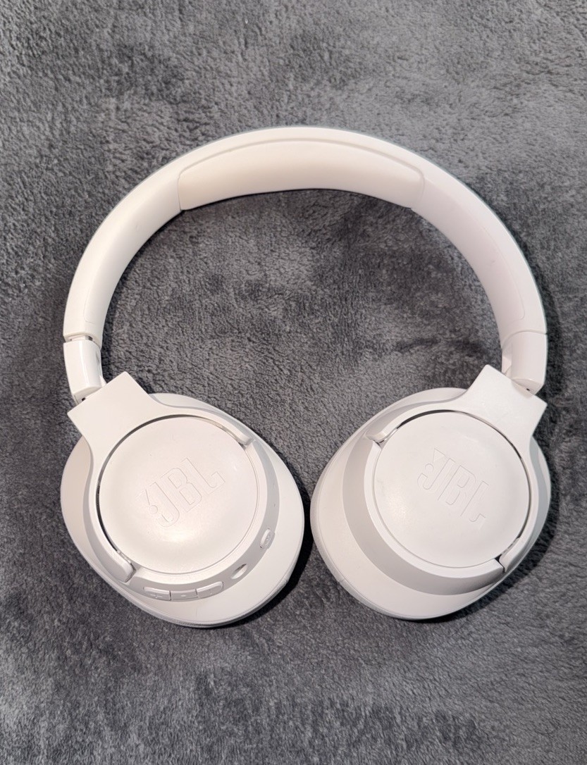 JBL Tune 710BT, Wireless Over-Ear Headphones, White