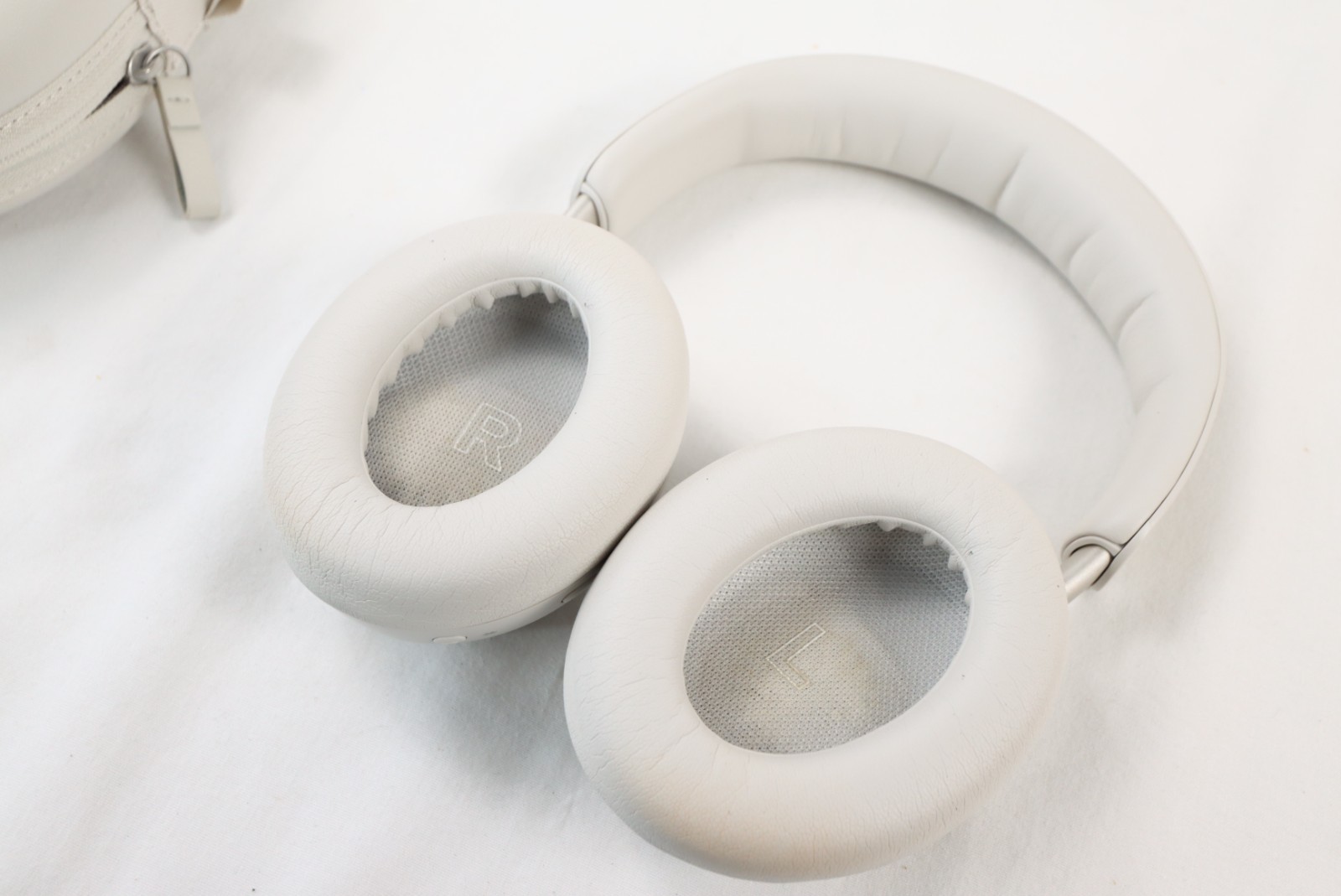 BOSE QuietComfort Ultra Headphones Sandstone Noise Canceling